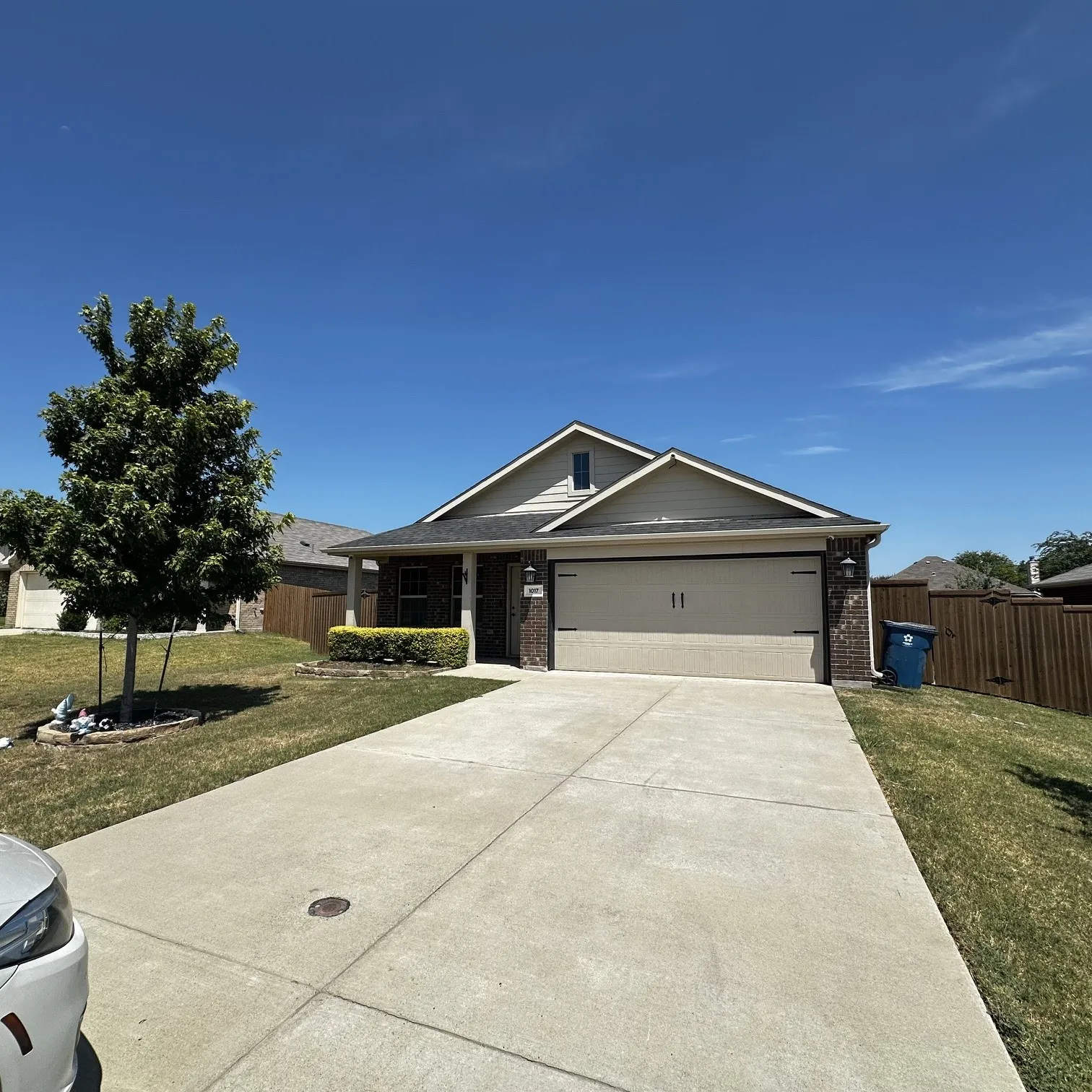 Single Family Residence For Sale in Dallas County , 1017 Skyline Drive, Hutchins, Texas 75141, 3 Bedroom, 2 Bathroom, 2 Garage spaces, 1,325 Sqft, built in 2019, mls#21331399, Real Estate Agent in Hutchins, Homes For Sale in Dallas county, Homes For Sale in Hutchins, Realtor in Hutchins Texas, Real Estate Brokerage Independent Realty Texas, Luminita Cordes Realtor