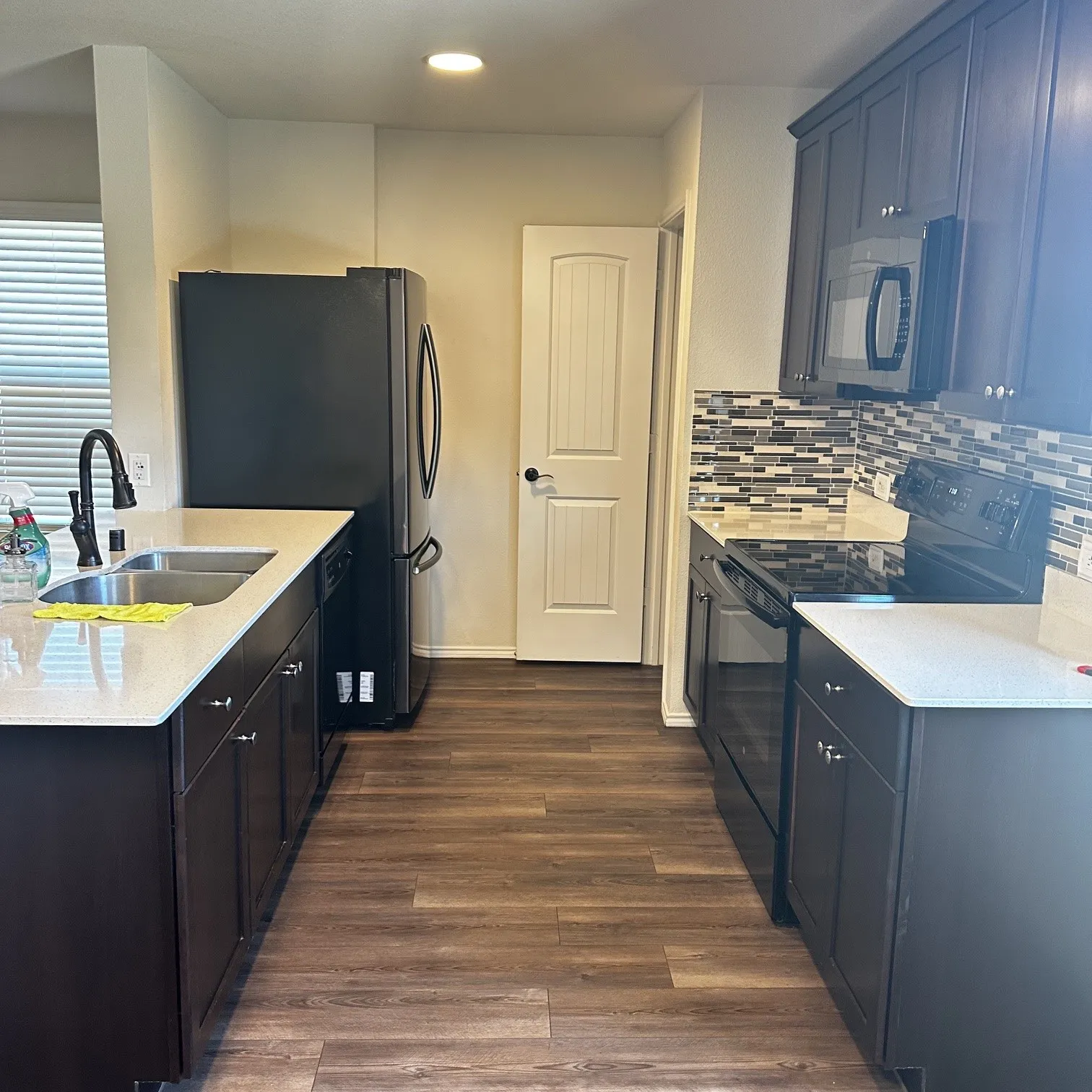 Single Family Residence For Sale in Dallas County , 1017 Skyline Drive, Hutchins, Texas 75141, 3 Bedroom, 2 Bathroom, 2 Garage spaces, 1,325 Sqft, built in 2019, mls#21331399, Real Estate Agent in Hutchins, Homes For Sale in Dallas county, Homes For Sale in Hutchins, Realtor in Hutchins Texas, Real Estate Brokerage Independent Realty Texas, Luminita Cordes Realtor