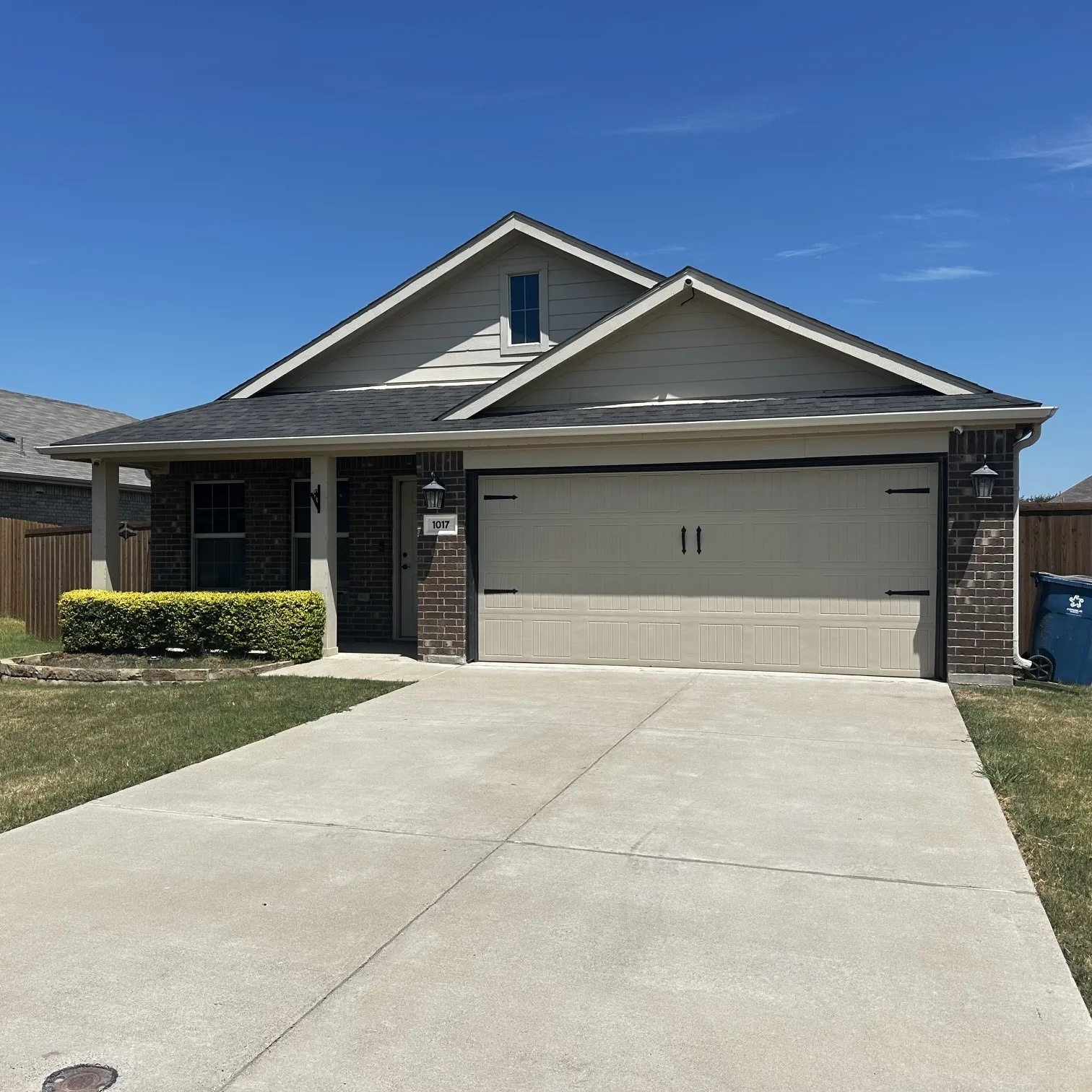Single Family Residence For Sale in Dallas County , 1017 Skyline Drive, Hutchins, Texas 75141, 3 Bedroom, 2 Bathroom, 2 Garage spaces, 1,325 Sqft, built in 2019, mls#21331399, Real Estate Agent in Hutchins, Homes For Sale in Dallas county, Homes For Sale in Hutchins, Realtor in Hutchins Texas, Real Estate Brokerage Independent Realty Texas, Luminita Cordes Realtor