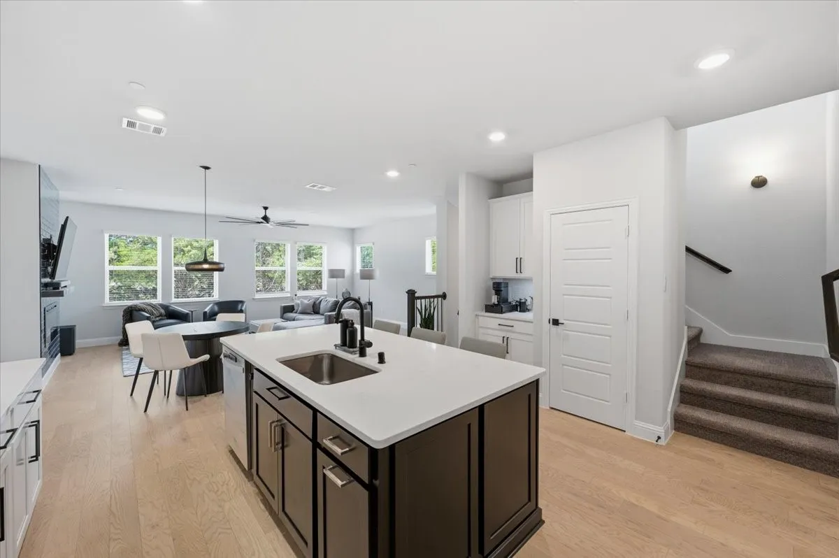 Townhouse For Sale in Dallas County , 7937 Bayside Drive, Rowlett, Texas 75088, 3 Bedroom, 4 Bathroom, 2 Garage spaces, 2,241 Sqft, built in 2024, mls#21331237, Real Estate Agent in Rowlett, Homes For Sale in Dallas county, Homes For Sale in Rowlett, Realtor in Rowlett Texas, Real Estate Brokerage Independent Realty Texas, Luminita Cordes Realtor