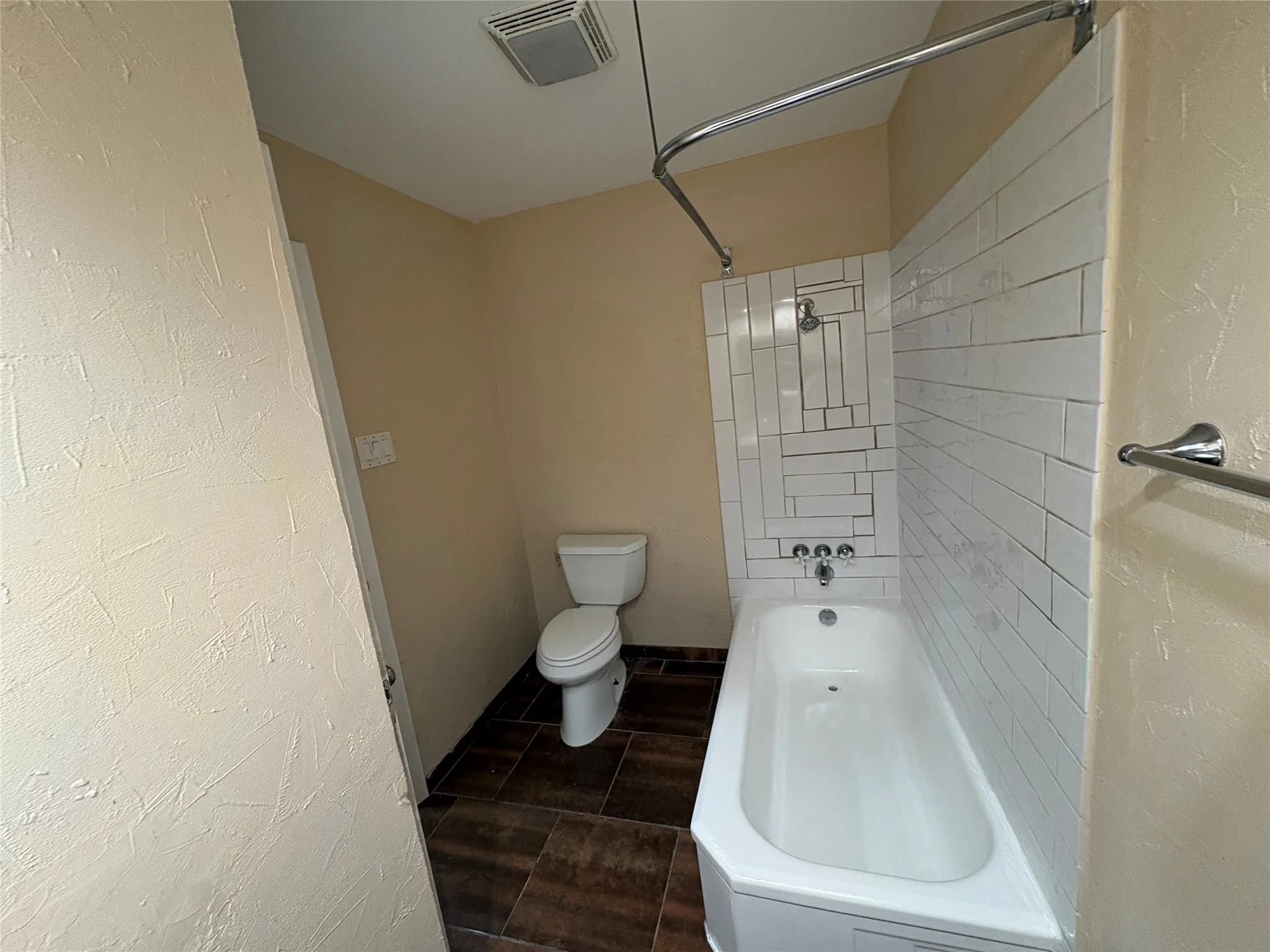 Single Family Residence For Sale in Collin County , 2109 Overglen Drive, Plano, Texas 75074, 3 Bedroom, 2 Bathroom, 2 Garage spaces, 1,956 Sqft, built in 1971, mls#21331078, Real Estate Agent in Plano, Homes For Sale in Collin county, Homes For Sale in Plano, Realtor in Plano Texas, Real Estate Brokerage Independent Realty Texas, Luminita Cordes Realtor