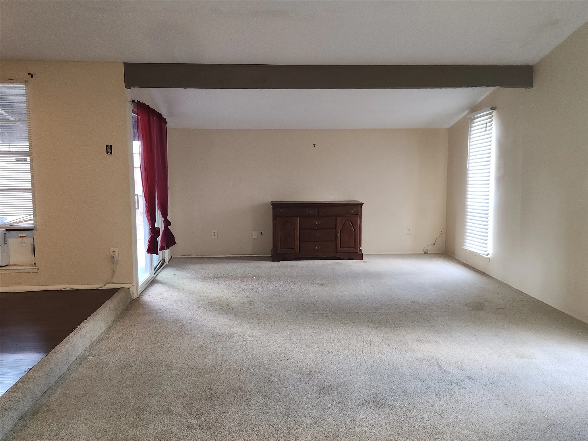 Single Family Residence For Sale in Collin County , 2109 Overglen Drive, Plano, Texas 75074, 3 Bedroom, 2 Bathroom, 2 Garage spaces, 1,956 Sqft, built in 1971, mls#21331078, Real Estate Agent in Plano, Homes For Sale in Collin county, Homes For Sale in Plano, Realtor in Plano Texas, Real Estate Brokerage Independent Realty Texas, Luminita Cordes Realtor
