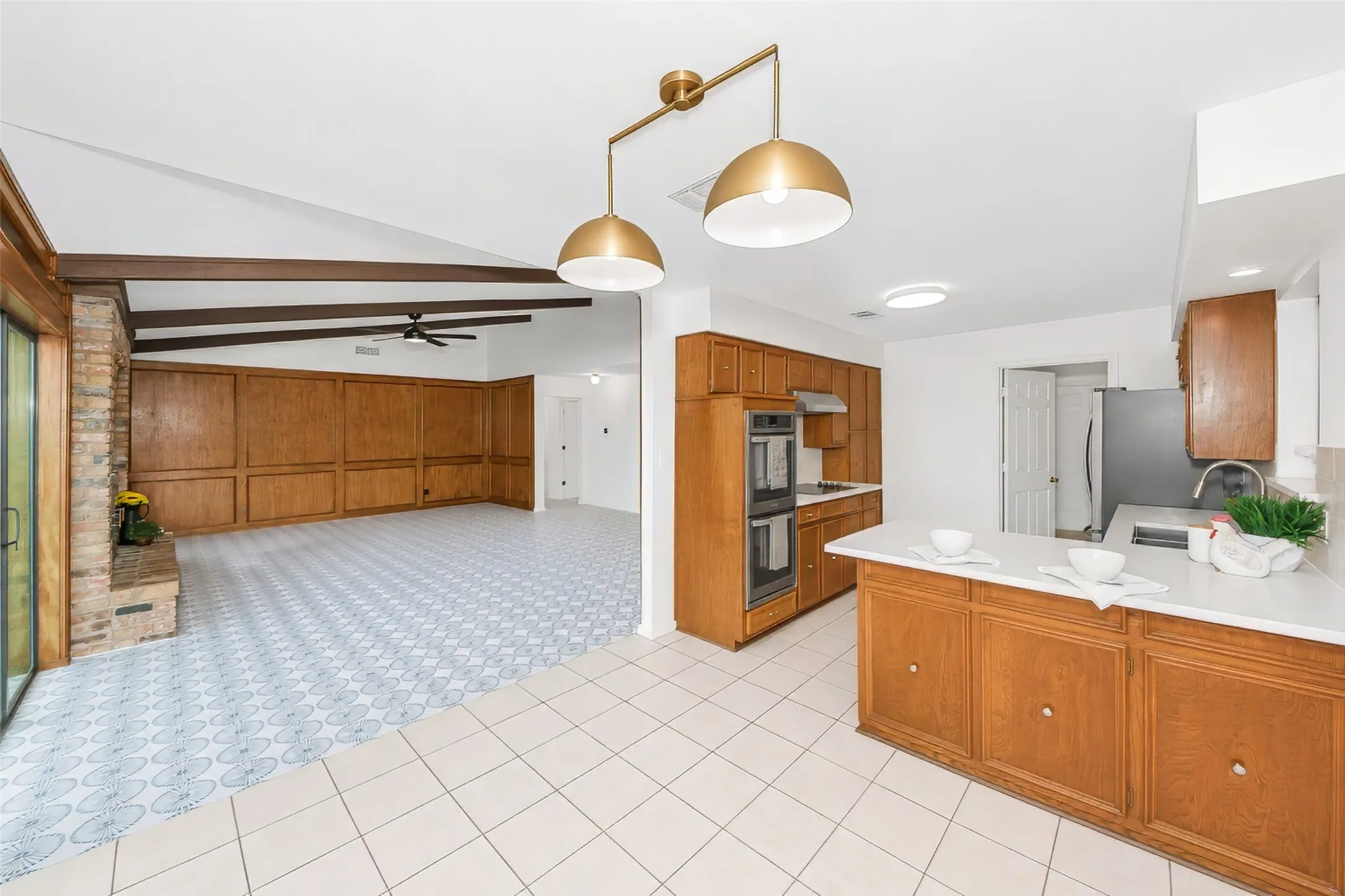 Single Family Residence For Sale in Denton County , 1401 San Gabriel Drive, Denton, Texas 76205, 3 Bedroom, 2 Bathroom, 2 Garage spaces, 2,162 Sqft, built in 1978, mls#21327512, Real Estate Agent in Denton, Homes For Sale in Denton county, Homes For Sale in Denton, Realtor in Denton Texas, Real Estate Brokerage Independent Realty Texas, Luminita Cordes Realtor