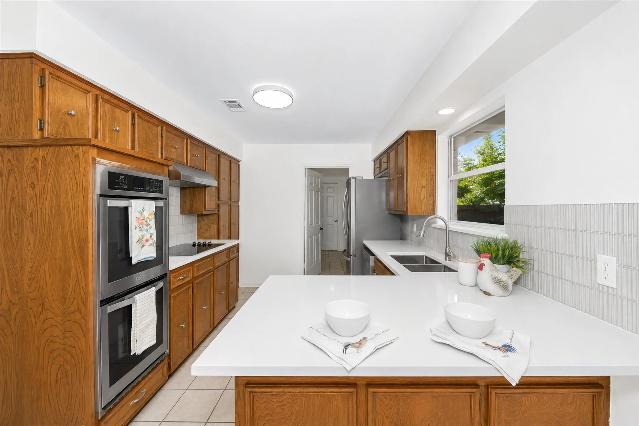 Kitchen 13'2" x 10'4"