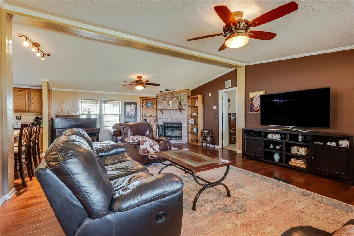 Farm For Sale in Jack County , 3637 Highway 281 N, Jacksboro, Texas 76458, 4 Bedroom, 3 Bathroom, 2 Garage spaces, 2,128 Sqft, built in 2001, Price $925,000, mls#21326451, Real Estate Agent in Jacksboro, Homes For Sale in Jack county, Homes For Sale in Jacksboro, Realtor in Jacksboro Texas, Real Estate Brokerage Independent Realty Texas, Luminita Cordes Realtor