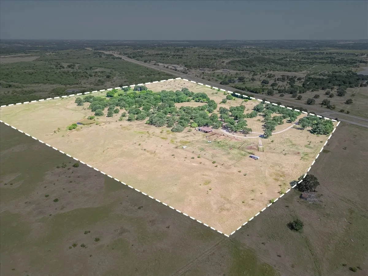 Farm For Sale in Jack County , 3637 Highway 281 N, Jacksboro, Texas 76458, 4 Bedroom, 3 Bathroom, 2 Garage spaces, 2,128 Sqft, built in 2001, Price $925,000, mls#21326451, Real Estate Agent in Jacksboro, Homes For Sale in Jack county, Homes For Sale in Jacksboro, Realtor in Jacksboro Texas, Real Estate Brokerage Independent Realty Texas, Luminita Cordes Realtor