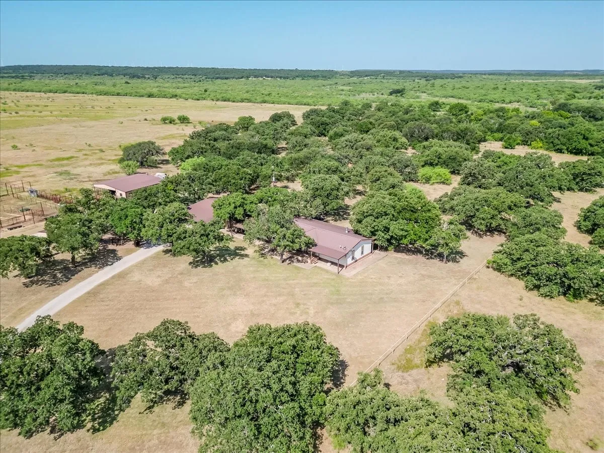 Farm For Sale in Jack County , 3637 Highway 281 N, Jacksboro, Texas 76458, 4 Bedroom, 3 Bathroom, 2 Garage spaces, 2,128 Sqft, built in 2001, Price $925,000, mls#21326451, Real Estate Agent in Jacksboro, Homes For Sale in Jack county, Homes For Sale in Jacksboro, Realtor in Jacksboro Texas, Real Estate Brokerage Independent Realty Texas, Luminita Cordes Realtor