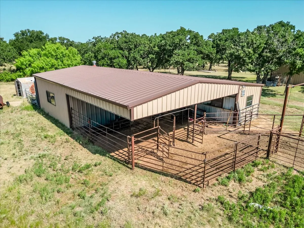 Show cow barn that could easily become a horse barn