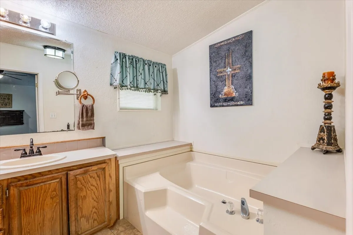 Farm For Sale in Jack County , 3637 Highway 281 N, Jacksboro, Texas 76458, 4 Bedroom, 3 Bathroom, 2 Garage spaces, 2,128 Sqft, built in 2001, Price $925,000, mls#21326451, Real Estate Agent in Jacksboro, Homes For Sale in Jack county, Homes For Sale in Jacksboro, Realtor in Jacksboro Texas, Real Estate Brokerage Independent Realty Texas, Luminita Cordes Realtor