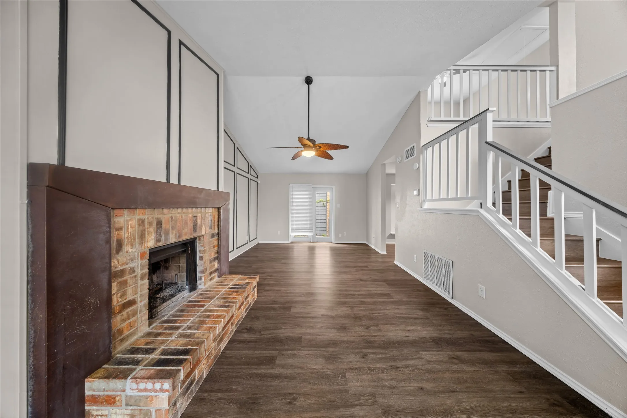 Single Family Residence For Sale in Dallas County , 11136 Mccree Road, Dallas, Texas 75238, 2 Bedroom, 2 Bathroom, 1 Garage spaces, 1,224 Sqft, built in 1985, mls#21329721, Real Estate Agent in Dallas, Homes For Sale in Dallas county, Homes For Sale in Dallas, Realtor in Dallas Texas, Real Estate Brokerage Independent Realty Texas, Luminita Cordes Realtor