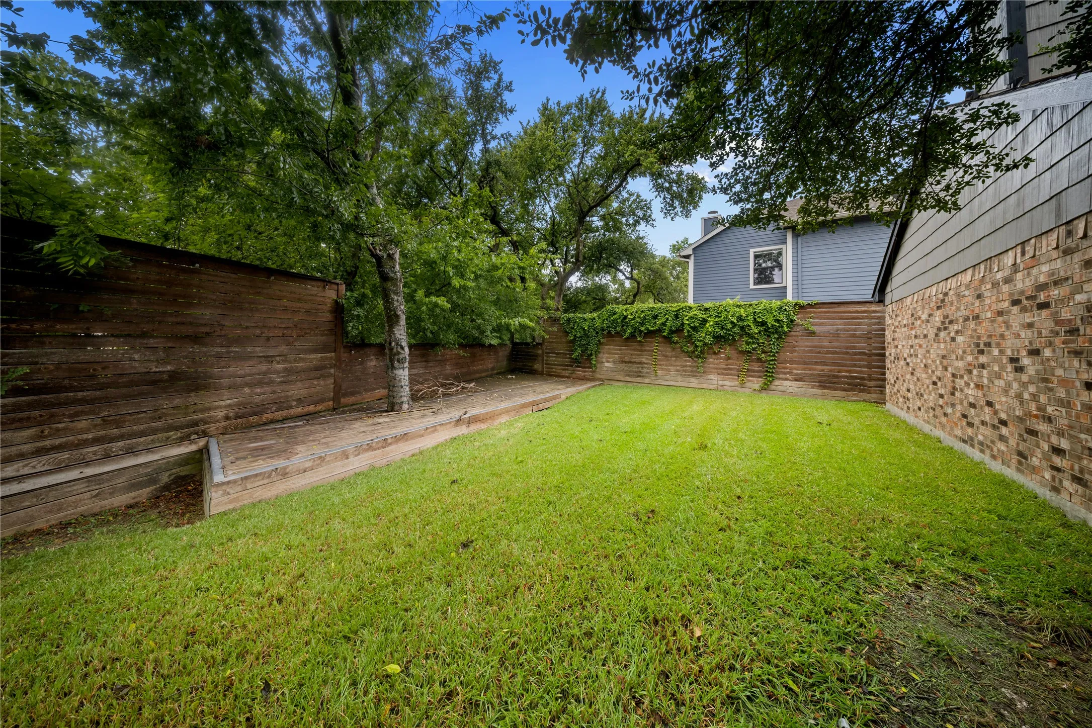 Single Family Residence For Sale in Dallas County , 11136 Mccree Road, Dallas, Texas 75238, 2 Bedroom, 2 Bathroom, 1 Garage spaces, 1,224 Sqft, built in 1985, mls#21329721, Real Estate Agent in Dallas, Homes For Sale in Dallas county, Homes For Sale in Dallas, Realtor in Dallas Texas, Real Estate Brokerage Independent Realty Texas, Luminita Cordes Realtor