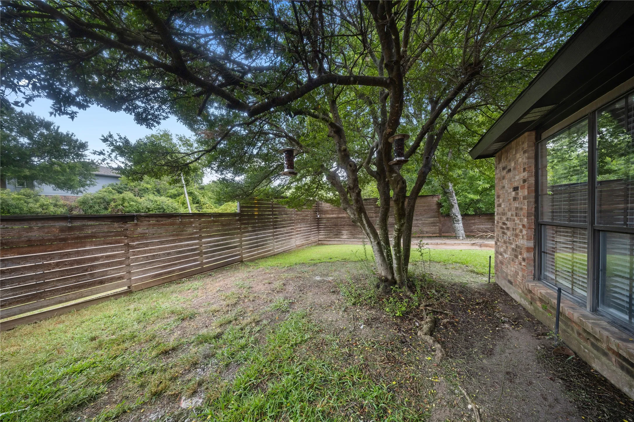 Single Family Residence For Sale in Dallas County , 11136 Mccree Road, Dallas, Texas 75238, 2 Bedroom, 2 Bathroom, 1 Garage spaces, 1,224 Sqft, built in 1985, mls#21329721, Real Estate Agent in Dallas, Homes For Sale in Dallas county, Homes For Sale in Dallas, Realtor in Dallas Texas, Real Estate Brokerage Independent Realty Texas, Luminita Cordes Realtor