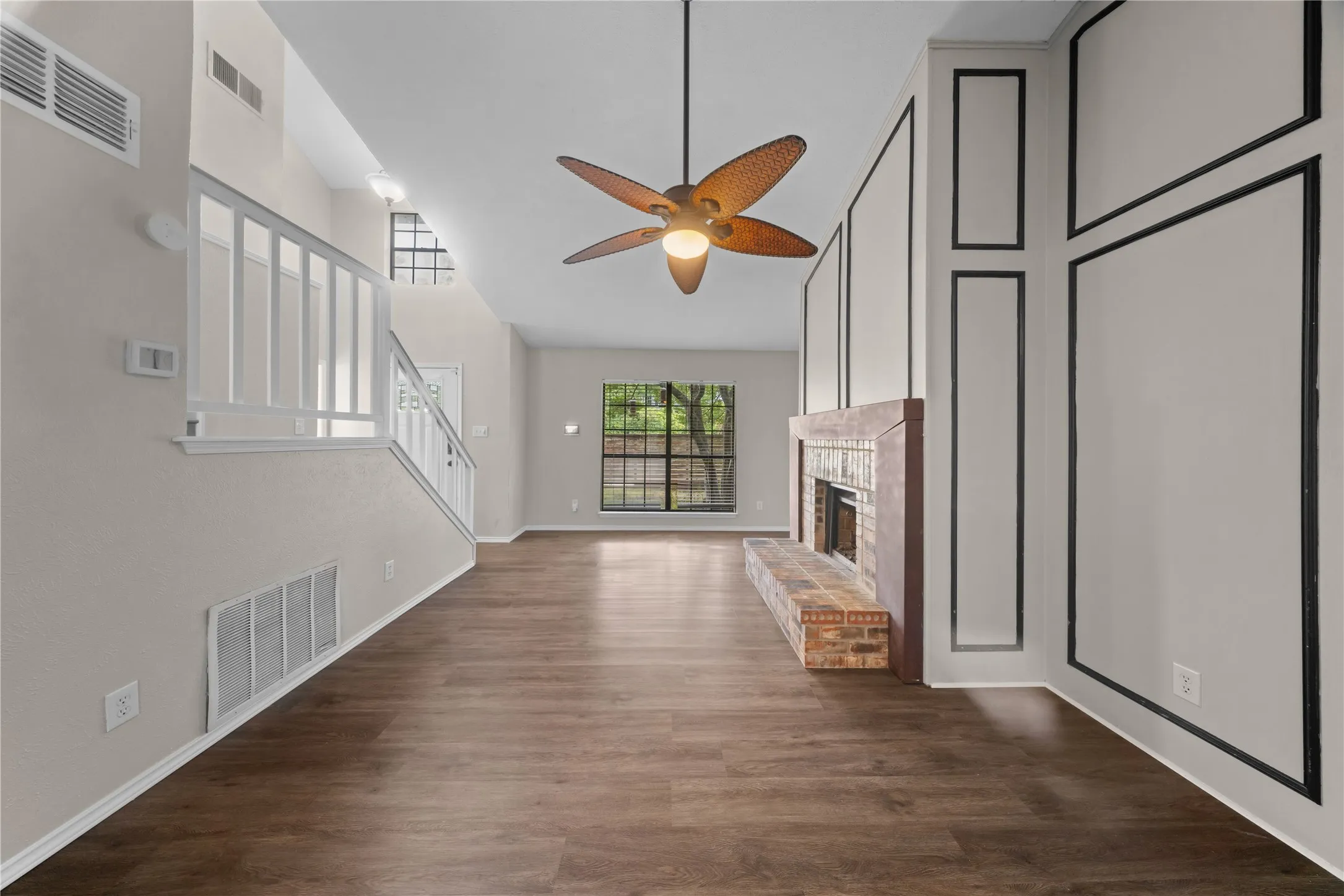 Single Family Residence For Sale in Dallas County , 11136 Mccree Road, Dallas, Texas 75238, 2 Bedroom, 2 Bathroom, 1 Garage spaces, 1,224 Sqft, built in 1985, mls#21329721, Real Estate Agent in Dallas, Homes For Sale in Dallas county, Homes For Sale in Dallas, Realtor in Dallas Texas, Real Estate Brokerage Independent Realty Texas, Luminita Cordes Realtor