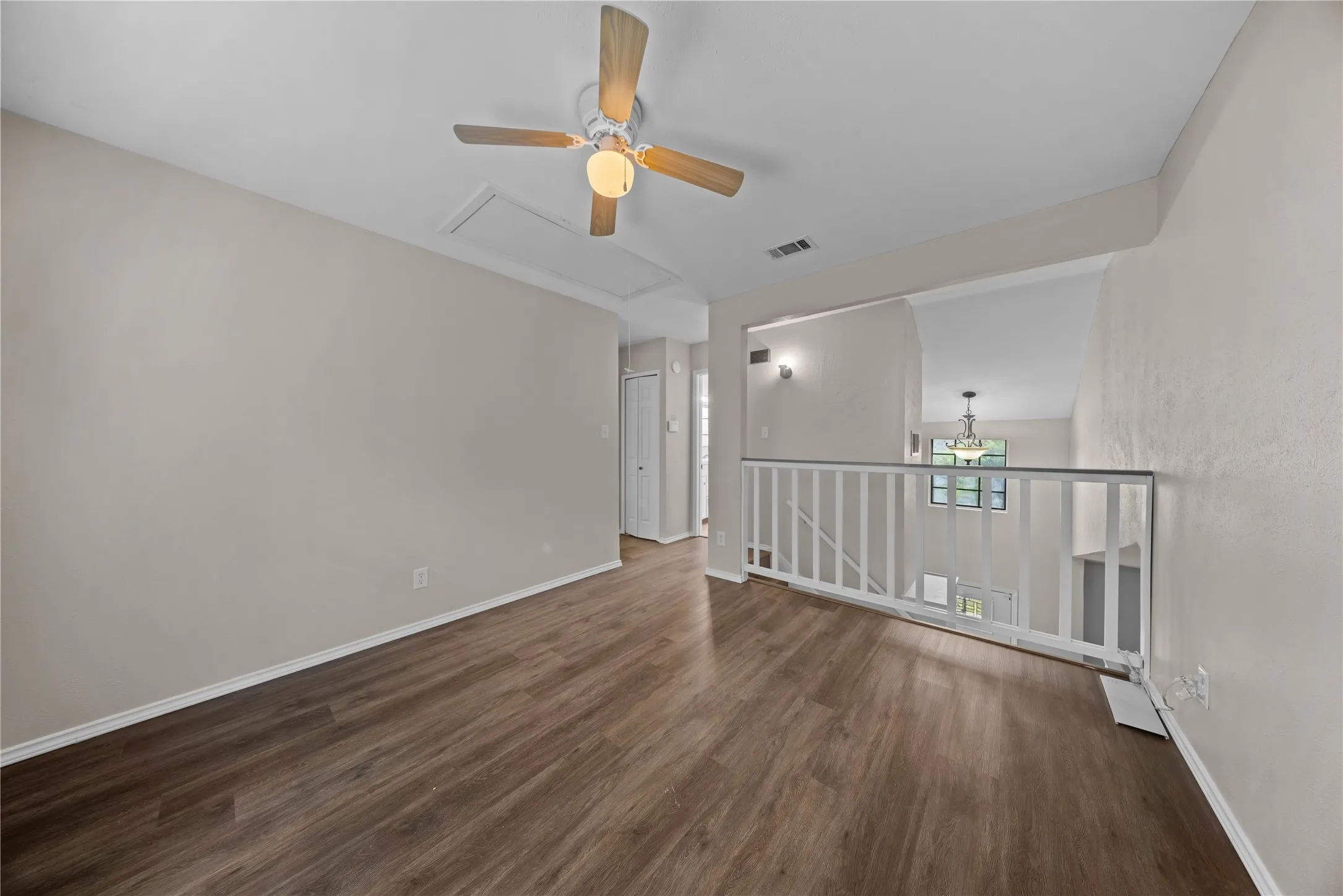 Single Family Residence For Sale in Dallas County , 11136 Mccree Road, Dallas, Texas 75238, 2 Bedroom, 2 Bathroom, 1 Garage spaces, 1,224 Sqft, built in 1985, mls#21329721, Real Estate Agent in Dallas, Homes For Sale in Dallas county, Homes For Sale in Dallas, Realtor in Dallas Texas, Real Estate Brokerage Independent Realty Texas, Luminita Cordes Realtor