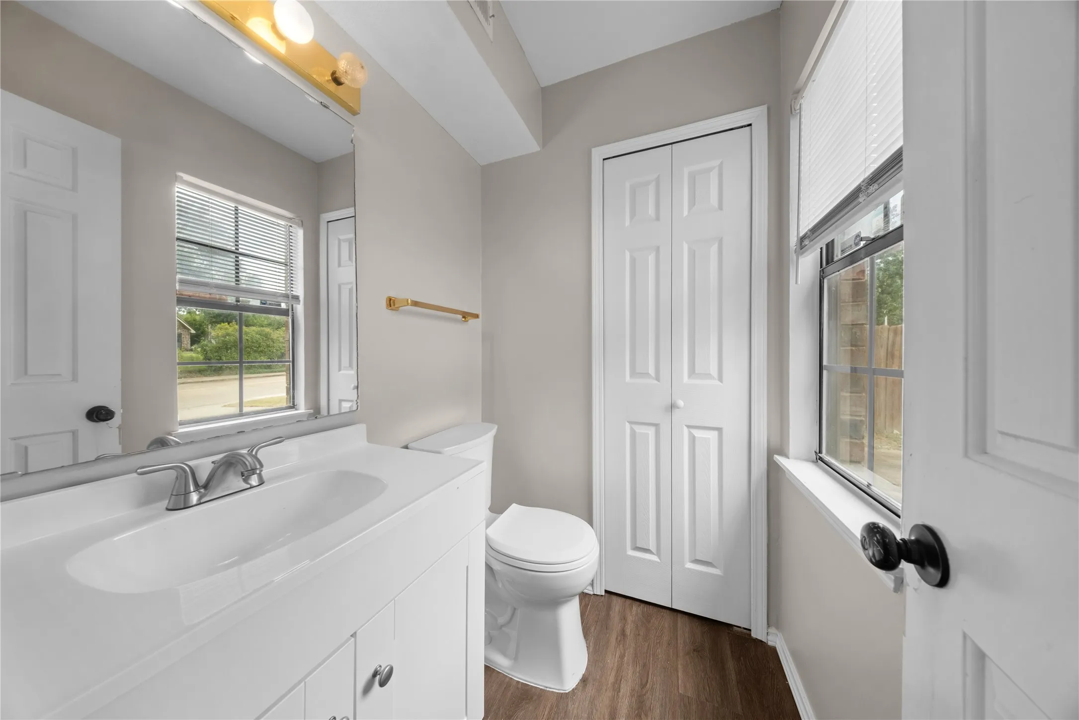 Single Family Residence For Sale in Dallas County , 11136 Mccree Road, Dallas, Texas 75238, 2 Bedroom, 2 Bathroom, 1 Garage spaces, 1,224 Sqft, built in 1985, mls#21329721, Real Estate Agent in Dallas, Homes For Sale in Dallas county, Homes For Sale in Dallas, Realtor in Dallas Texas, Real Estate Brokerage Independent Realty Texas, Luminita Cordes Realtor