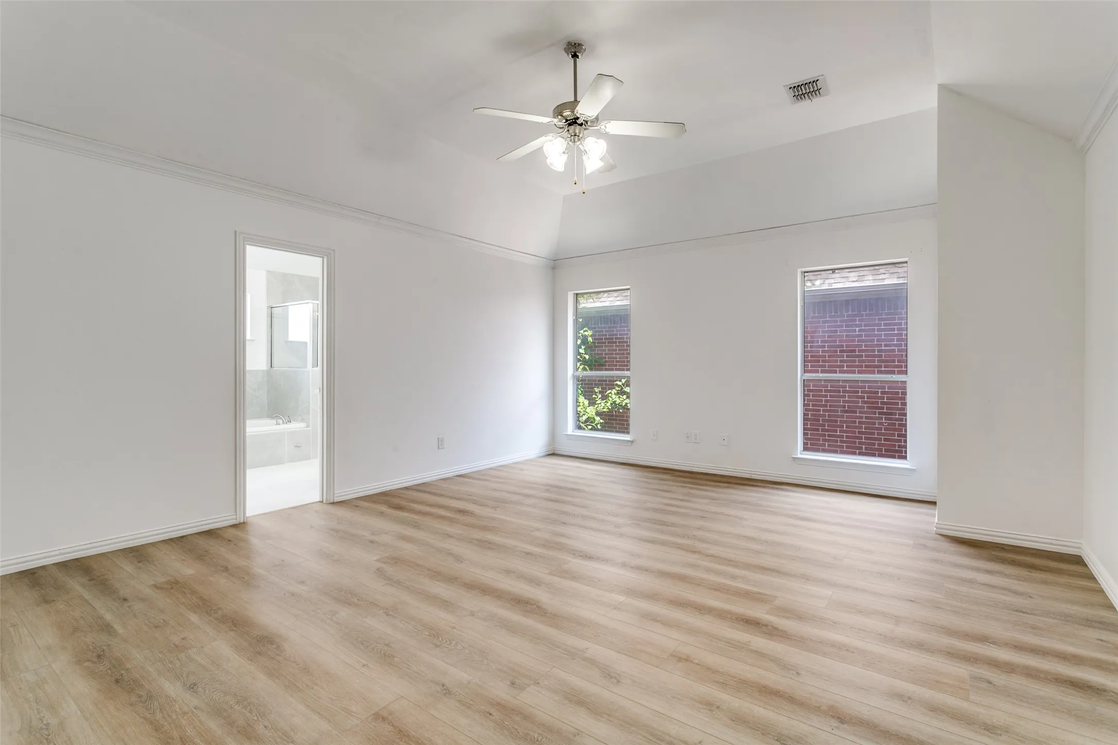 Single Family Residence For Rent in Dallas County , 1013 Rodin Lane, Carrollton, Texas 75006, 4 Bedroom, 3 Bathroom, 2 Garage spaces, 2,145 Sqft, built in 2005, mls#21331408, Real Estate Agent in Carrollton, Homes For Rent in Dallas county, Homes For Rent in Carrollton, Realtor in Carrollton Texas, Real Estate Brokerage Independent Realty Texas, Luminita Cordes Realtor