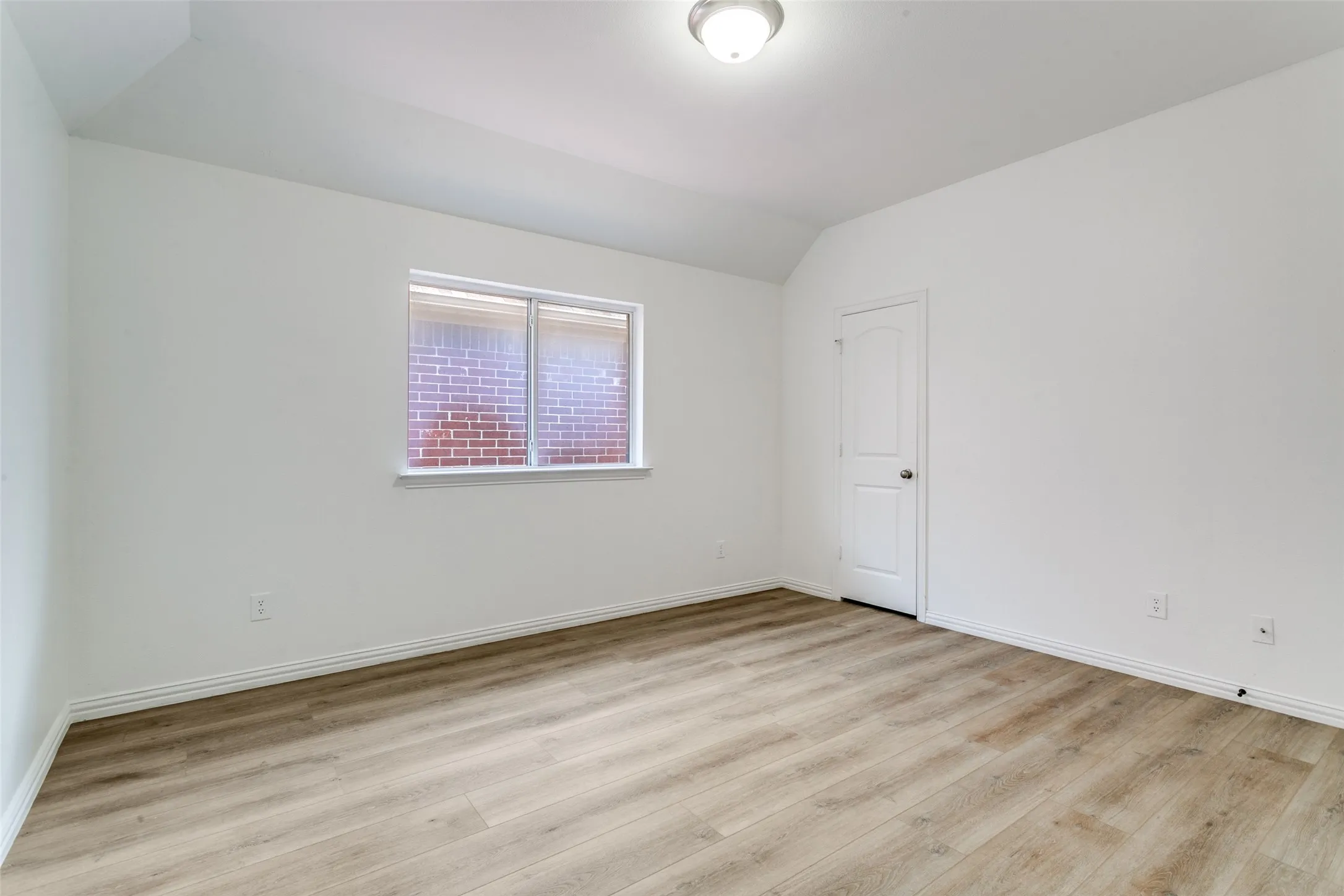 Single Family Residence For Rent in Dallas County , 1013 Rodin Lane, Carrollton, Texas 75006, 4 Bedroom, 3 Bathroom, 2 Garage spaces, 2,145 Sqft, built in 2005, mls#21331408, Real Estate Agent in Carrollton, Homes For Rent in Dallas county, Homes For Rent in Carrollton, Realtor in Carrollton Texas, Real Estate Brokerage Independent Realty Texas, Luminita Cordes Realtor