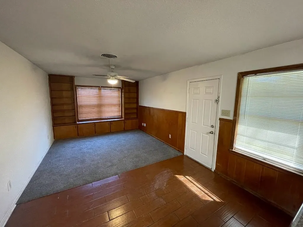 Single Family Residence For Rent in Tarrant County , 1227 Park Center Street, Benbrook, Texas 76126, 3 Bedroom, 2 Bathroom, 2 Garage spaces, 1,574 Sqft, built in 1958, mls#21331426, Real Estate Agent in Benbrook, Homes For Rent in Tarrant county, Homes For Rent in Benbrook, Realtor in Benbrook Texas, Real Estate Brokerage Independent Realty Texas, Luminita Cordes Realtor