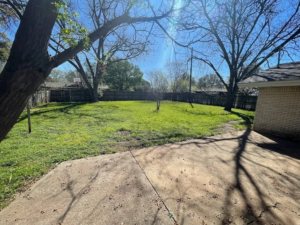 Single Family Residence For Rent in Tarrant County , 1227 Park Center Street, Benbrook, Texas 76126, 3 Bedroom, 2 Bathroom, 2 Garage spaces, 1,574 Sqft, built in 1958, mls#21331426, Real Estate Agent in Benbrook, Homes For Rent in Tarrant county, Homes For Rent in Benbrook, Realtor in Benbrook Texas, Real Estate Brokerage Independent Realty Texas, Luminita Cordes Realtor