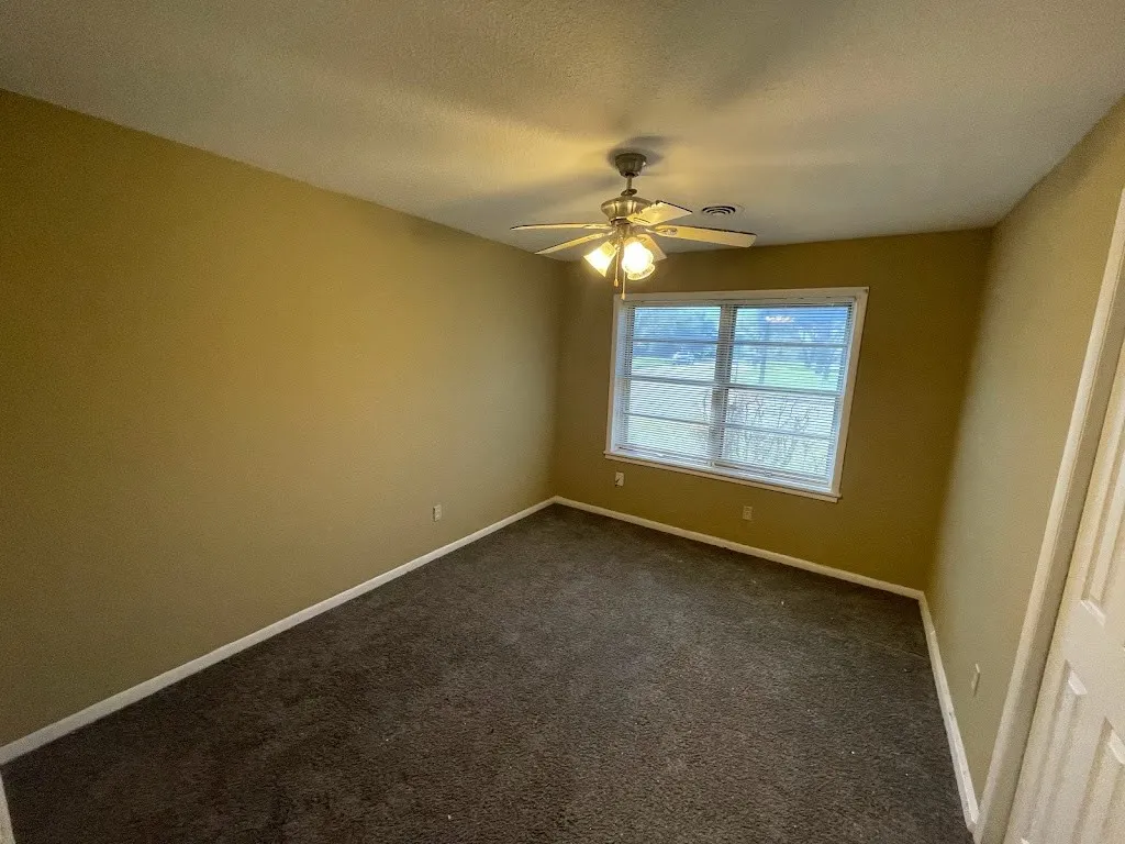 Single Family Residence For Rent in Tarrant County , 1227 Park Center Street, Benbrook, Texas 76126, 3 Bedroom, 2 Bathroom, 2 Garage spaces, 1,574 Sqft, built in 1958, mls#21331426, Real Estate Agent in Benbrook, Homes For Rent in Tarrant county, Homes For Rent in Benbrook, Realtor in Benbrook Texas, Real Estate Brokerage Independent Realty Texas, Luminita Cordes Realtor