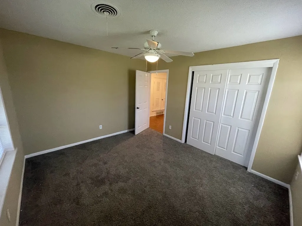 Single Family Residence For Rent in Tarrant County , 1227 Park Center Street, Benbrook, Texas 76126, 3 Bedroom, 2 Bathroom, 2 Garage spaces, 1,574 Sqft, built in 1958, mls#21331426, Real Estate Agent in Benbrook, Homes For Rent in Tarrant county, Homes For Rent in Benbrook, Realtor in Benbrook Texas, Real Estate Brokerage Independent Realty Texas, Luminita Cordes Realtor