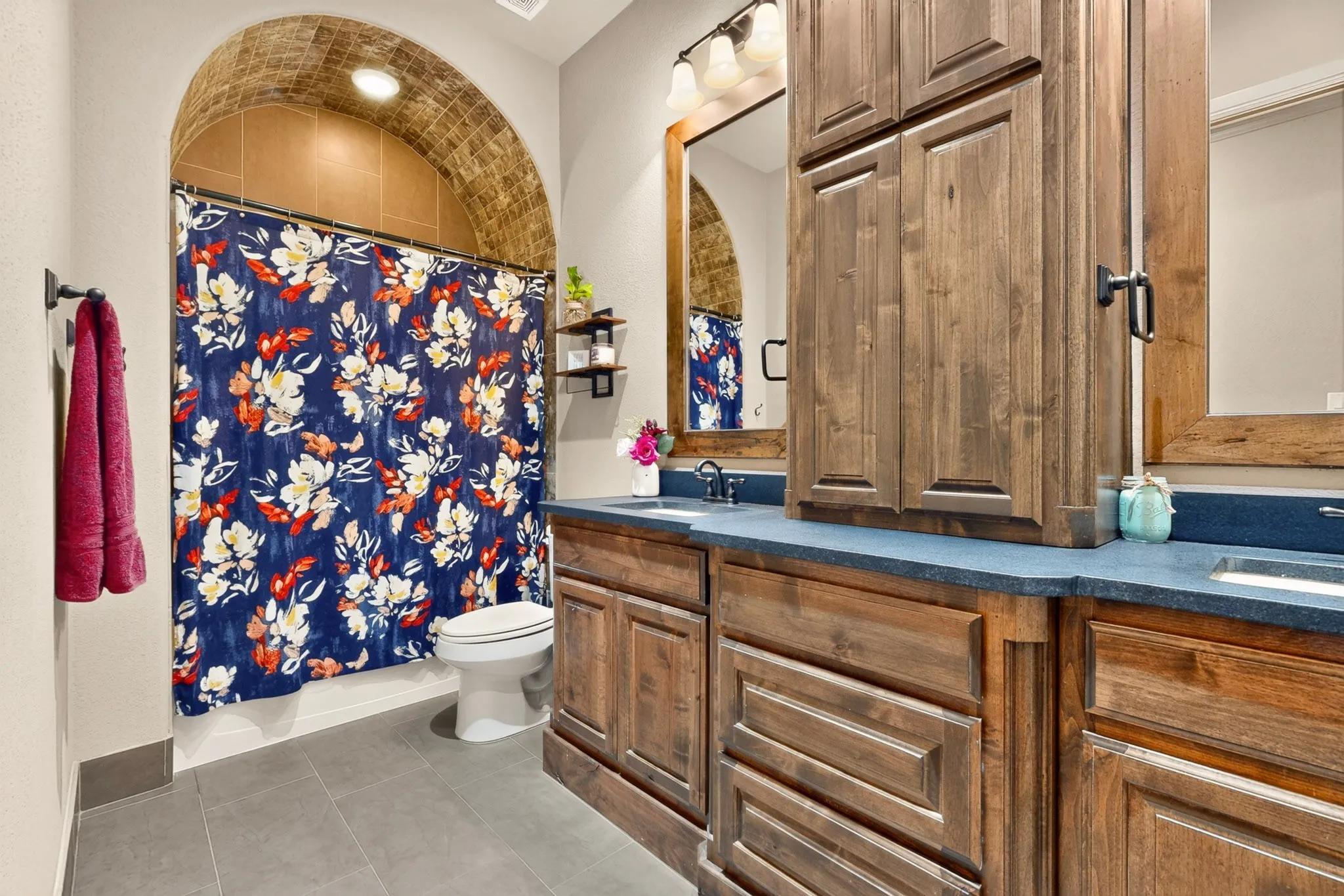 Single Family Residence For Sale in Johnson County , 10509 County Road 1001, Godley, Texas 76044, 3 Bedroom, 3 Bathroom, 4 Garage spaces, 2,951 Sqft, built in 2014, mls#21328535, Real Estate Agent in Godley, Homes For Sale in Johnson county, Homes For Sale in Godley, Realtor in Godley Texas, Real Estate Brokerage Independent Realty Texas, Luminita Cordes Realtor