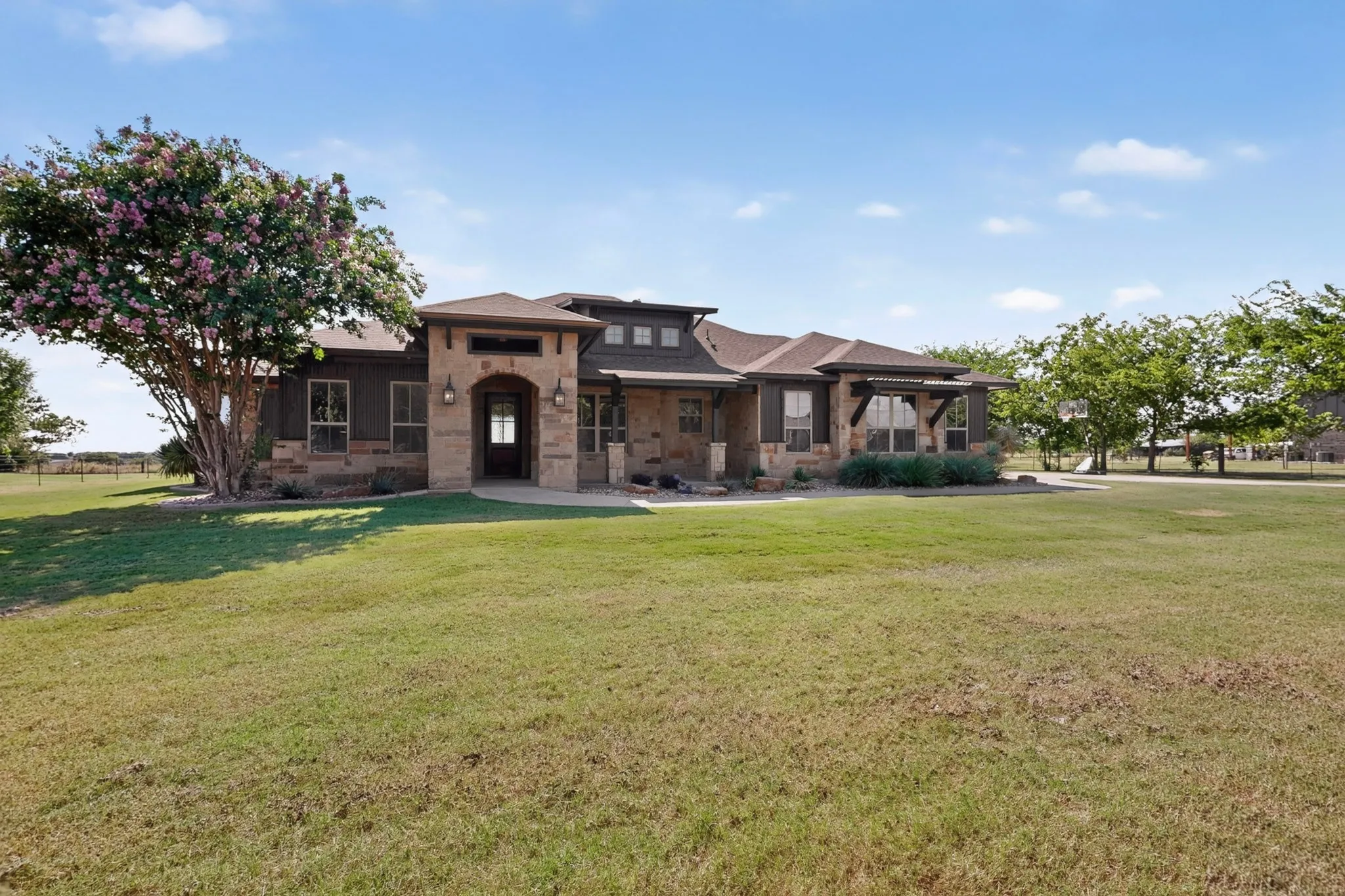 Single Family Residence For Sale in Johnson County , 10509 County Road 1001, Godley, Texas 76044, 3 Bedroom, 3 Bathroom, 4 Garage spaces, 2,951 Sqft, built in 2014, mls#21328535, Real Estate Agent in Godley, Homes For Sale in Johnson county, Homes For Sale in Godley, Realtor in Godley Texas, Real Estate Brokerage Independent Realty Texas, Luminita Cordes Realtor