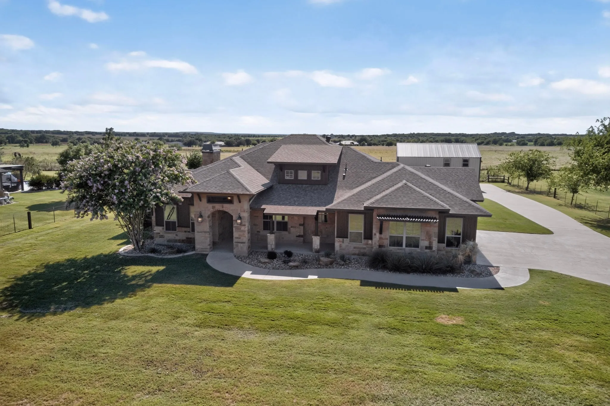 Single Family Residence For Sale in Johnson County , 10509 County Road 1001, Godley, Texas 76044, 3 Bedroom, 3 Bathroom, 4 Garage spaces, 2,951 Sqft, built in 2014, mls#21328535, Real Estate Agent in Godley, Homes For Sale in Johnson county, Homes For Sale in Godley, Realtor in Godley Texas, Real Estate Brokerage Independent Realty Texas, Luminita Cordes Realtor