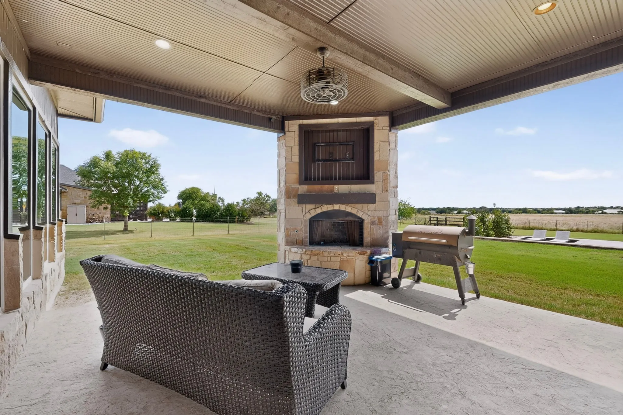 Single Family Residence For Sale in Johnson County , 10509 County Road 1001, Godley, Texas 76044, 3 Bedroom, 3 Bathroom, 4 Garage spaces, 2,951 Sqft, built in 2014, mls#21328535, Real Estate Agent in Godley, Homes For Sale in Johnson county, Homes For Sale in Godley, Realtor in Godley Texas, Real Estate Brokerage Independent Realty Texas, Luminita Cordes Realtor