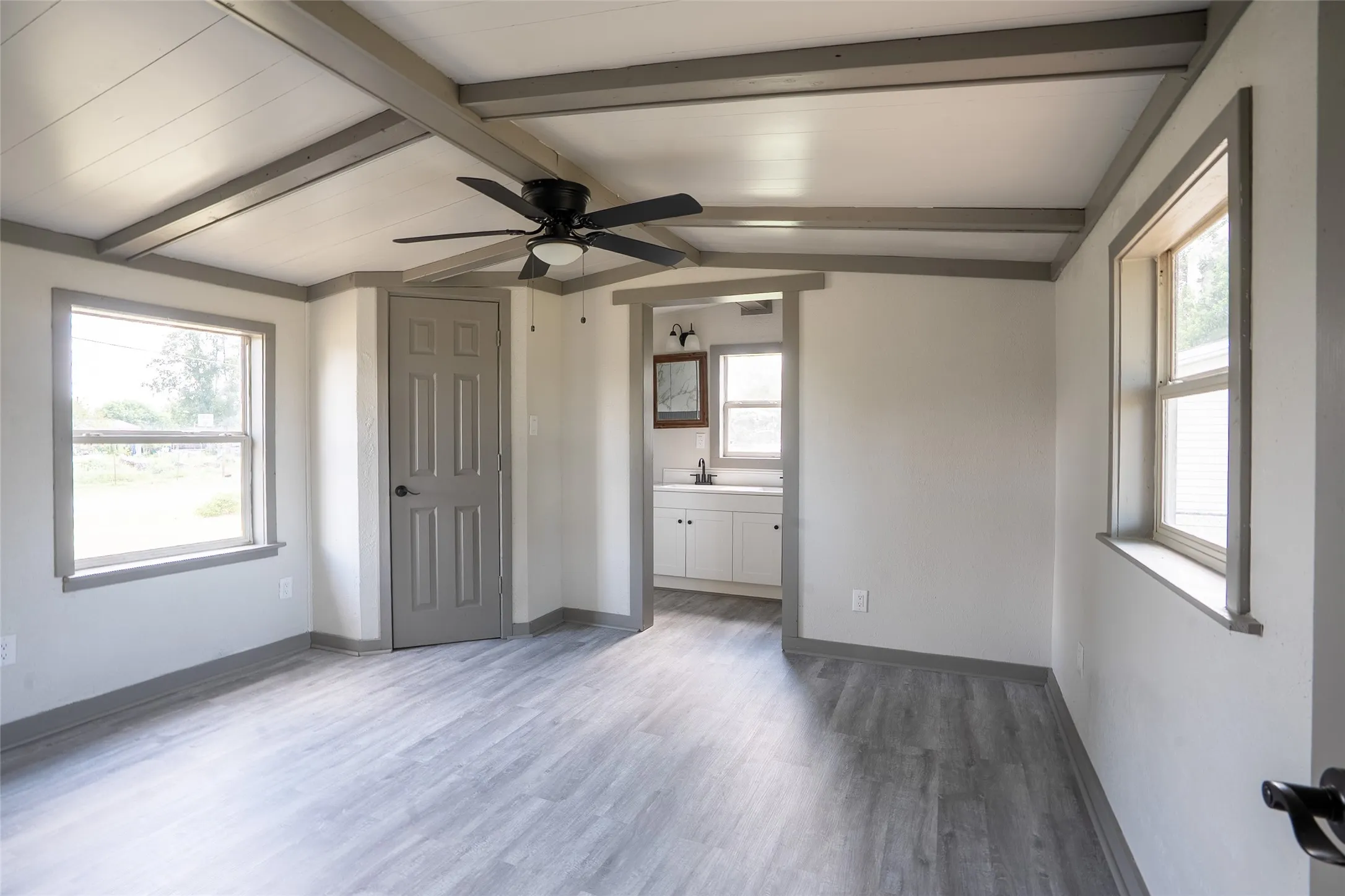 Mobile Home For Sale in Parker County , 7058 Cimmaron Trail, Weatherford, Texas 76087, 2 Bedrooms, 2 Bathrooms, Garage spaces, 1,216 Sqft, built in 1985, Price $189,000, mls#21330418, Real Estate Agent in Weatherford, Homes For Sale in Parker county, Homes For Sale in Weatherford, Realtor in Weatherford Texas, Real Estate Brokerage Independent Realty Texas, Luminita Cordes Realtor