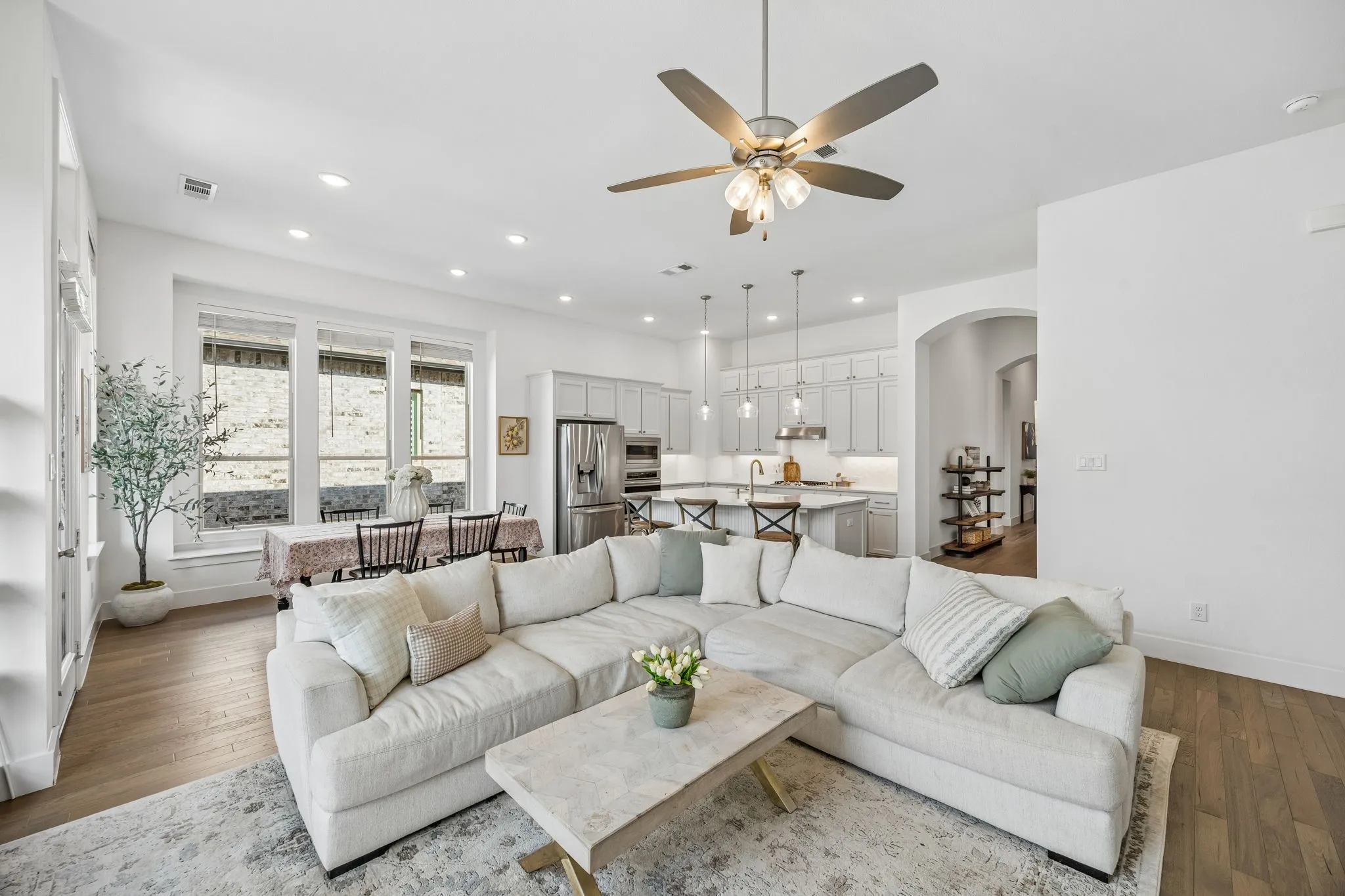 Single Family Residence For Sale in Collin County , 721 Corner Post Path, Celina, Texas 75009, 4 Bedroom, 3 Bathroom, 2 Garage spaces, 2,319 Sqft, built in 2021, mls#21330388, Real Estate Agent in Celina, Homes For Sale in Collin county, Homes For Sale in Celina, Realtor in Celina Texas, Real Estate Brokerage Independent Realty Texas, Luminita Cordes Realtor