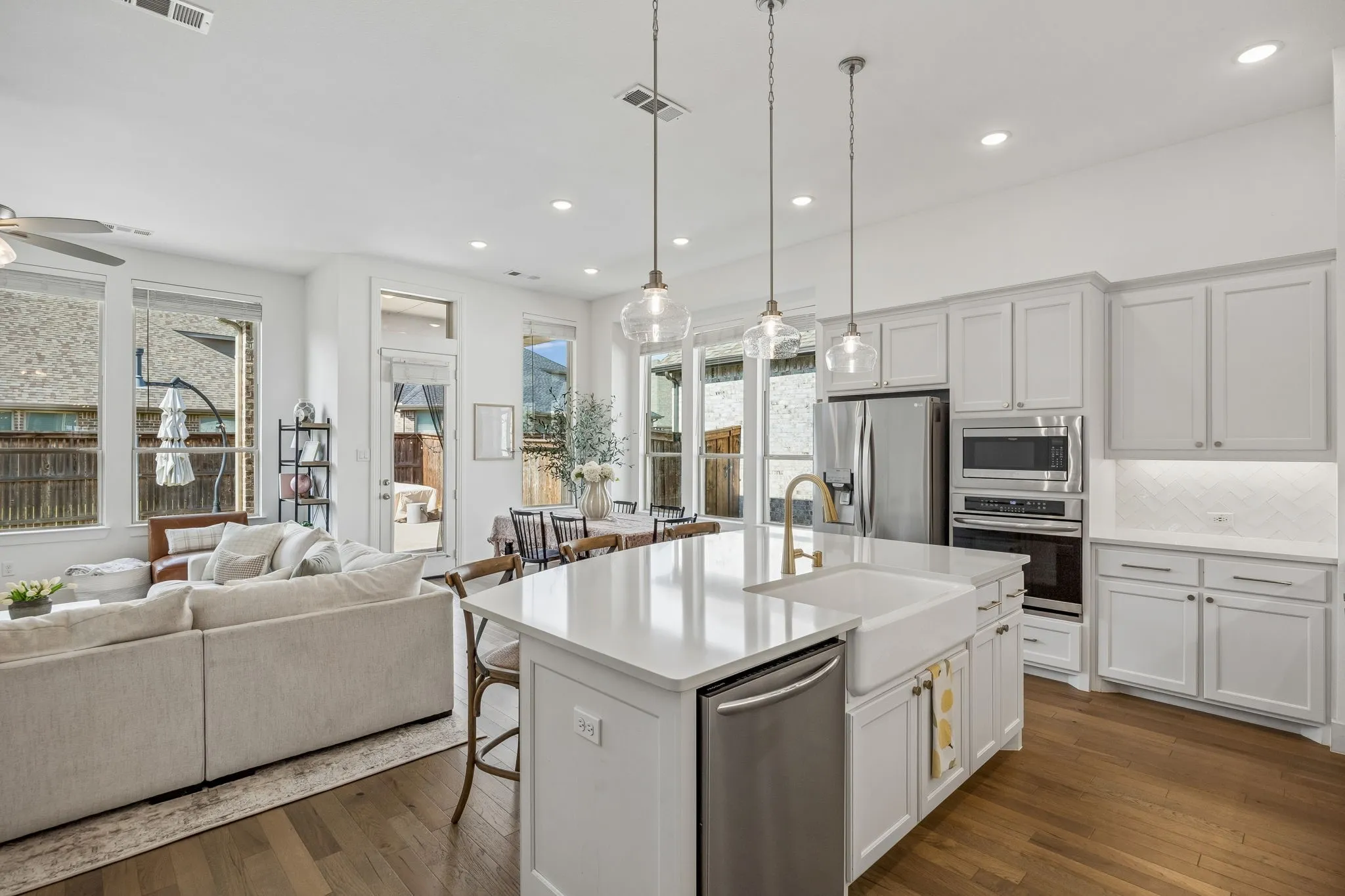 Single Family Residence For Sale in Collin County , 721 Corner Post Path, Celina, Texas 75009, 4 Bedroom, 3 Bathroom, 2 Garage spaces, 2,319 Sqft, built in 2021, mls#21330388, Real Estate Agent in Celina, Homes For Sale in Collin county, Homes For Sale in Celina, Realtor in Celina Texas, Real Estate Brokerage Independent Realty Texas, Luminita Cordes Realtor