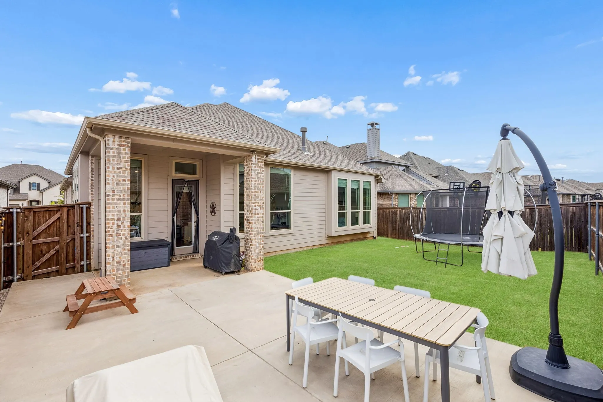 Single Family Residence For Sale in Collin County , 721 Corner Post Path, Celina, Texas 75009, 4 Bedroom, 3 Bathroom, 2 Garage spaces, 2,319 Sqft, built in 2021, mls#21330388, Real Estate Agent in Celina, Homes For Sale in Collin county, Homes For Sale in Celina, Realtor in Celina Texas, Real Estate Brokerage Independent Realty Texas, Luminita Cordes Realtor