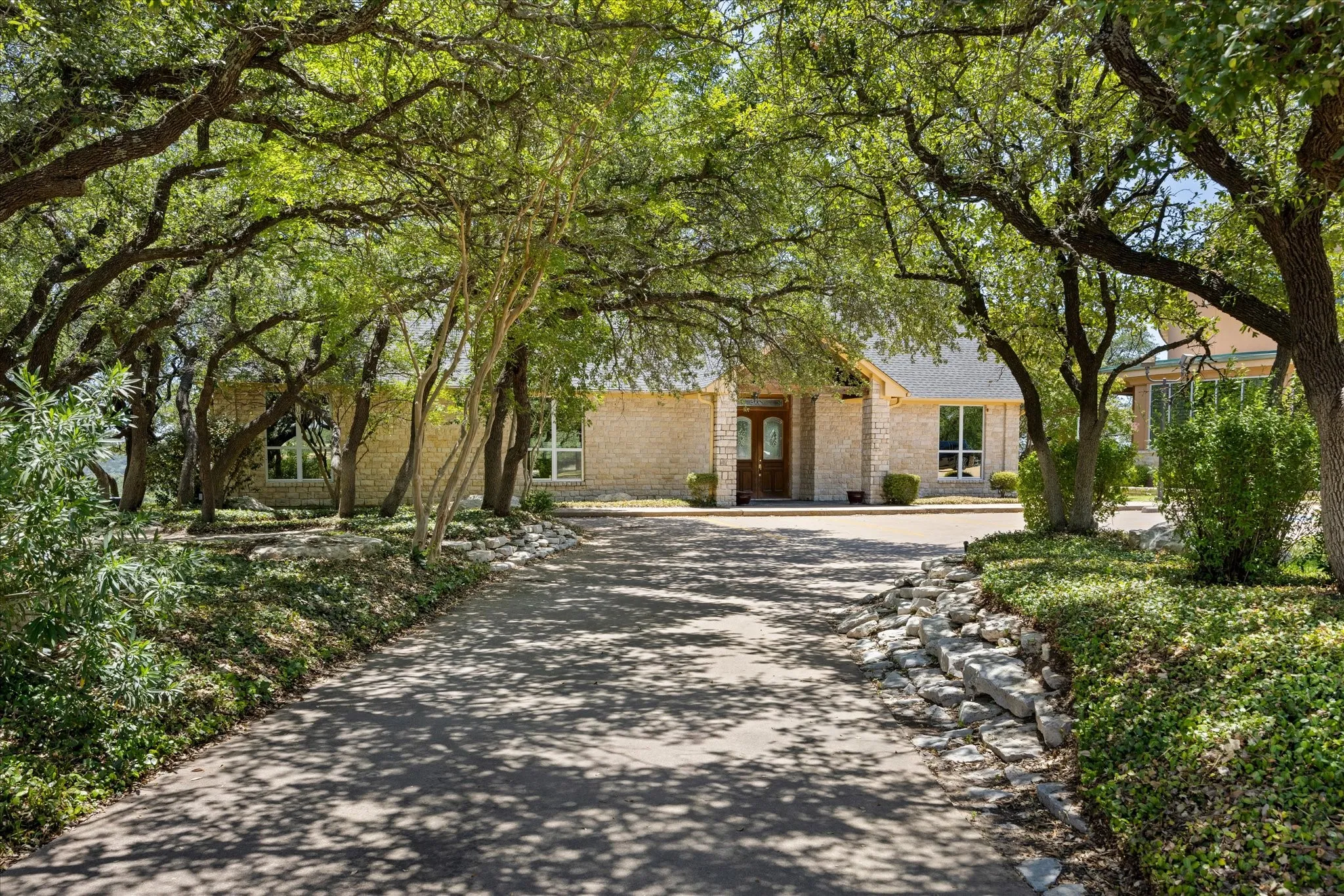 Office For Rent in Somervell County , 1601 Texas Drive A, Glen Rose, Texas 76043, 0, 0, Garage spaces, 0 Sqft, built in 1997, Price $2,366, mls#21329116, Real Estate Agent in Glen Rose, Homes For Rent in Somervell county, Homes For Rent in Glen Rose, Realtor in Glen Rose Texas, Real Estate Brokerage Independent Realty Texas, Luminita Cordes Realtor