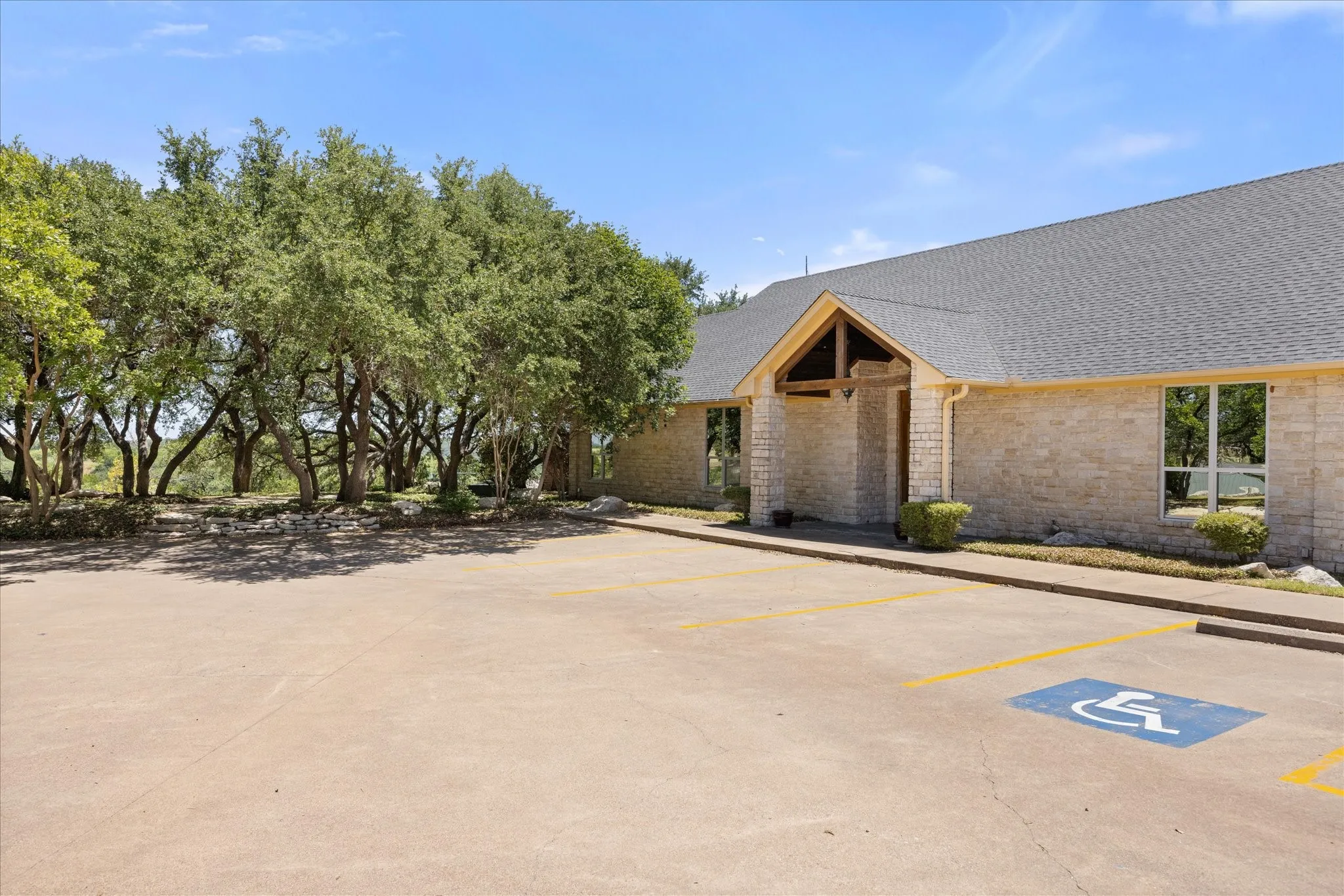 Office For Rent in Somervell County , 1601 Texas Drive A, Glen Rose, Texas 76043, 0, 0, Garage spaces, 0 Sqft, built in 1997, Price $2,366, mls#21329116, Real Estate Agent in Glen Rose, Homes For Rent in Somervell county, Homes For Rent in Glen Rose, Realtor in Glen Rose Texas, Real Estate Brokerage Independent Realty Texas, Luminita Cordes Realtor