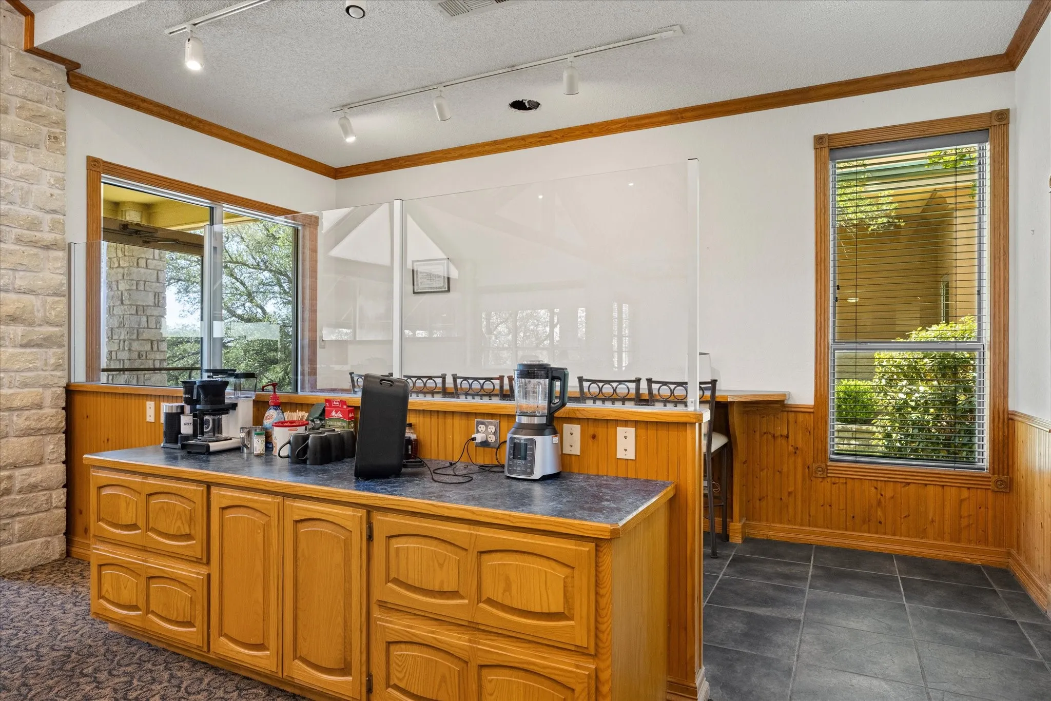 Office For Rent in Somervell County , 1601 Texas Drive A, Glen Rose, Texas 76043, 0, 0, Garage spaces, 0 Sqft, built in 1997, Price $2,366, mls#21329116, Real Estate Agent in Glen Rose, Homes For Rent in Somervell county, Homes For Rent in Glen Rose, Realtor in Glen Rose Texas, Real Estate Brokerage Independent Realty Texas, Luminita Cordes Realtor