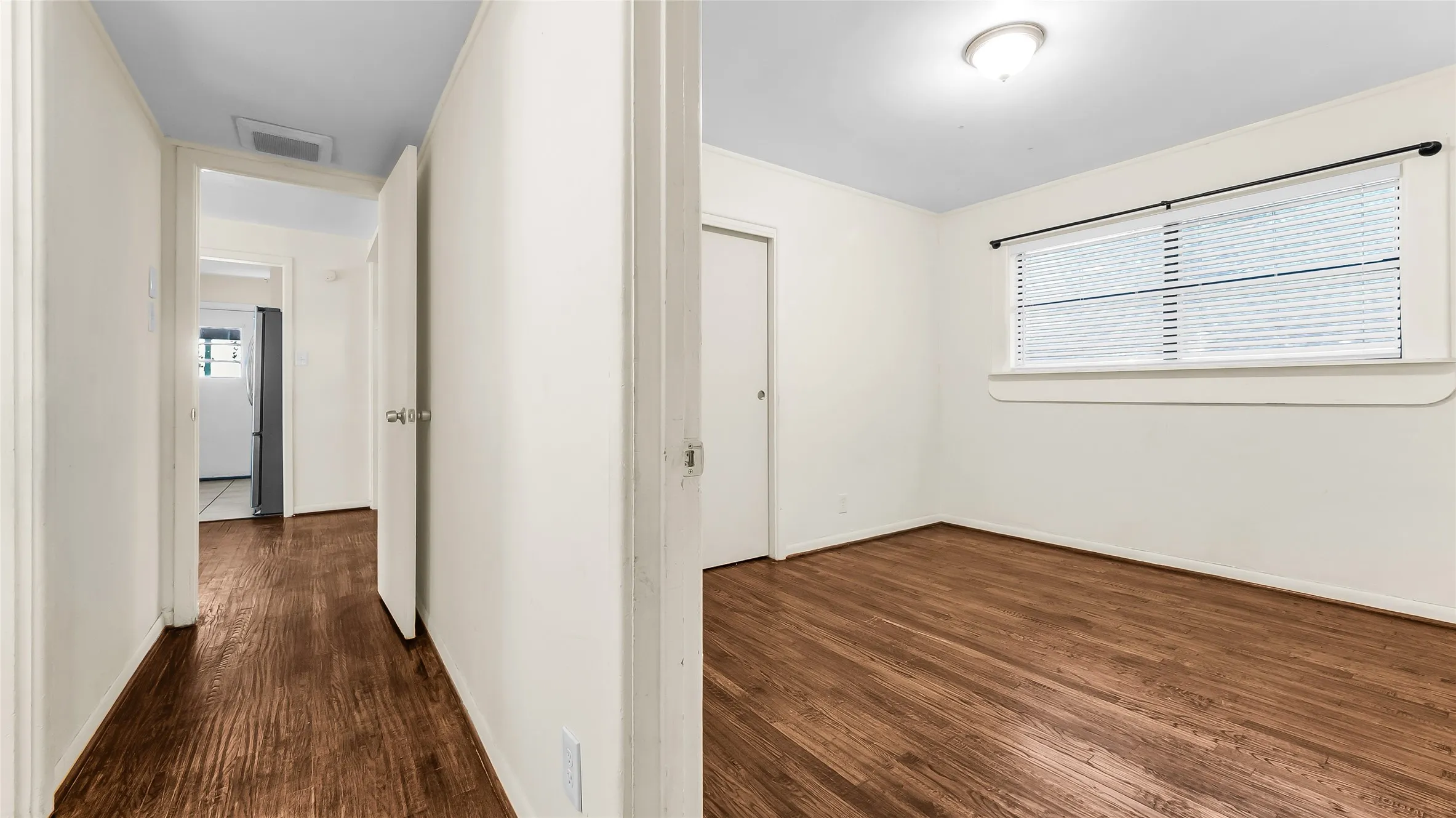 Single Family Residence For Rent in Grayson County , 501 S Perry Street, Denison, Texas 75020, 3 Bedroom, 1 Bathroom, Garage spaces, 1,050 Sqft, built in 1950, mls#21331434, Real Estate Agent in Denison, Homes For Rent in Grayson county, Homes For Rent in Denison, Realtor in Denison Texas, Real Estate Brokerage Independent Realty Texas, Luminita Cordes Realtor