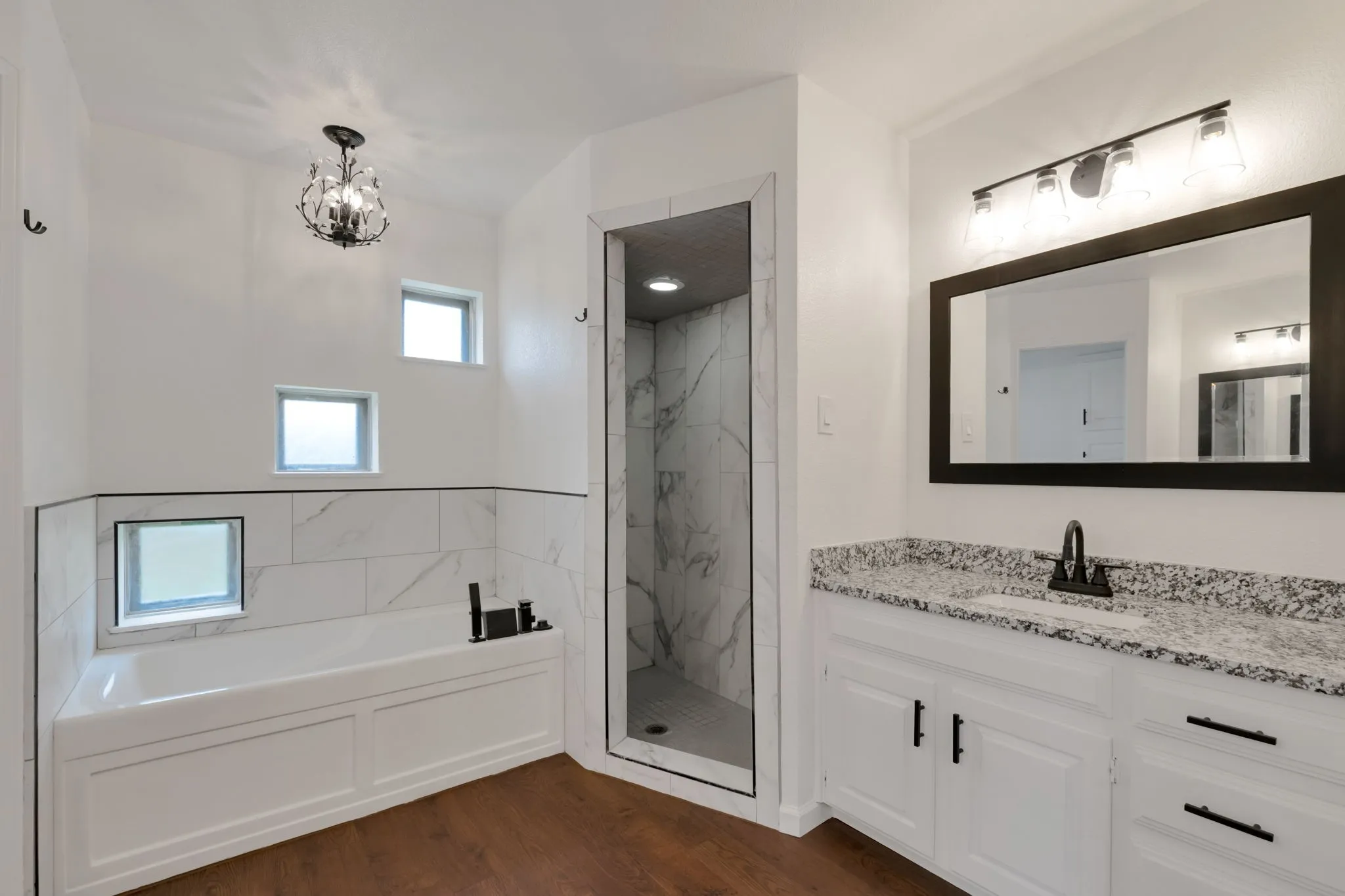 Single Family Residence For Rent in Tarrant County , 2127 Tanglewood Drive, Grapevine, Texas 76051, 3 Bedroom, 2 Bathroom, 2 Garage spaces, 1,848 Sqft, built in 1980, mls#21331442, Real Estate Agent in Grapevine, Homes For Rent in Tarrant county, Homes For Rent in Grapevine, Realtor in Grapevine Texas, Real Estate Brokerage Independent Realty Texas, Luminita Cordes Realtor