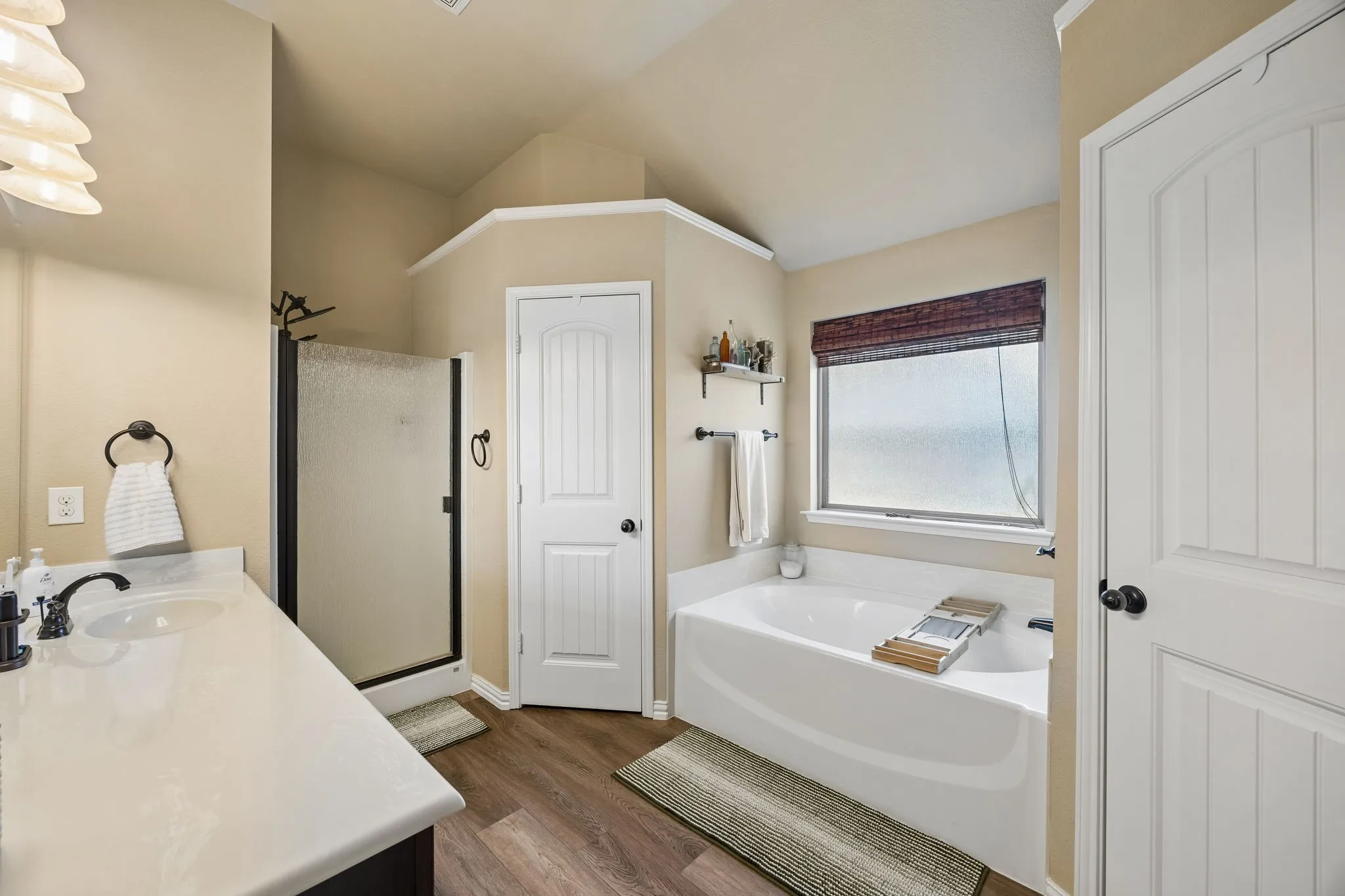 Single Family Residence For Sale in Ellis County , 1901 Millbrook Drive, Midlothian, Texas 76065, 3 Bedroom, 2 Bathroom, 2 Garage spaces, 1,511 Sqft, built in 2013, mls#21331449, Real Estate Agent in Midlothian, Homes For Sale in Ellis county, Homes For Sale in Midlothian, Realtor in Midlothian Texas, Real Estate Brokerage Independent Realty Texas, Luminita Cordes Realtor