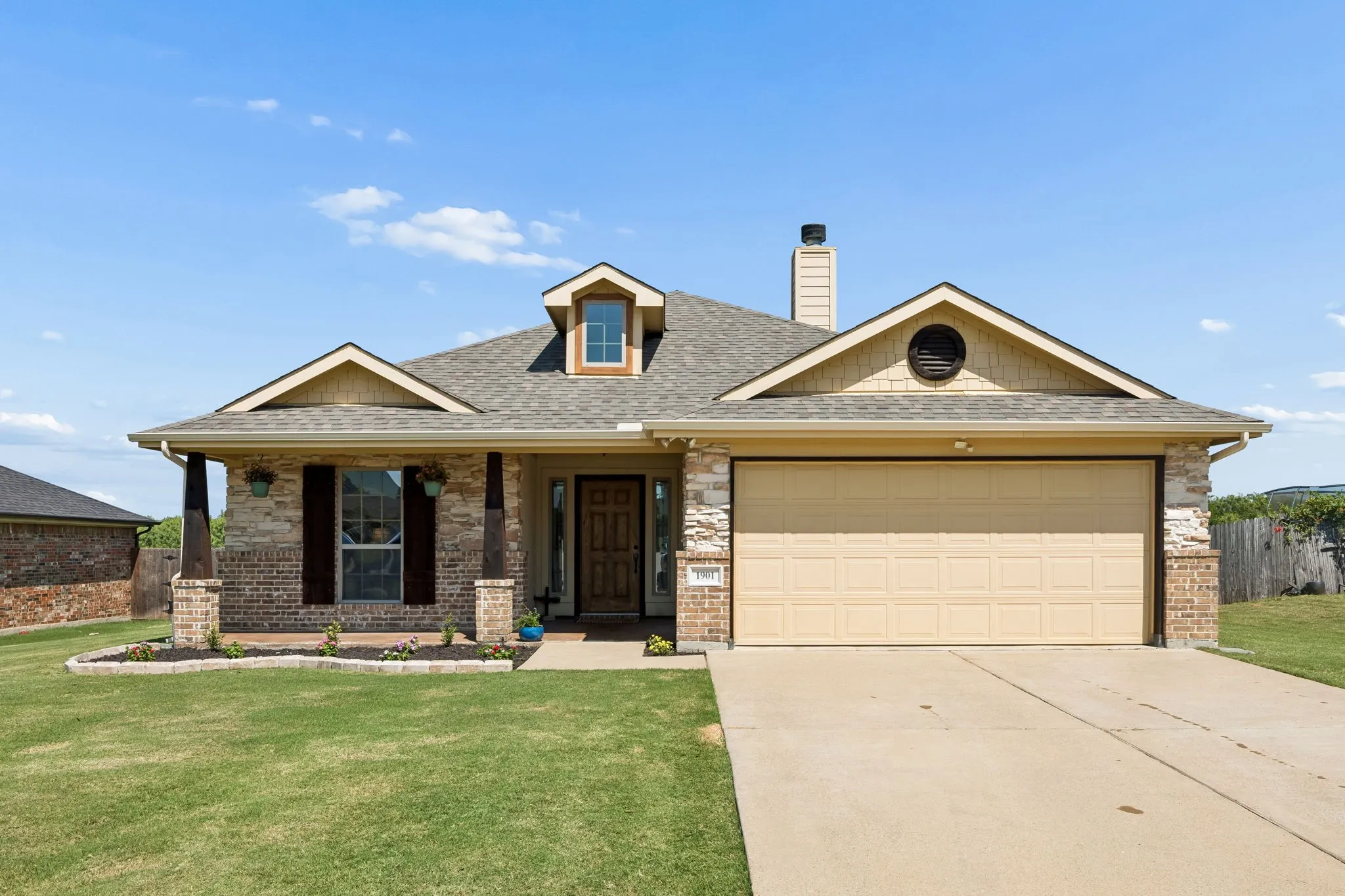 Single Family Residence For Sale in Ellis County , 1901 Millbrook Drive, Midlothian, Texas 76065, 3 Bedroom, 2 Bathroom, 2 Garage spaces, 1,511 Sqft, built in 2013, mls#21331449, Real Estate Agent in Midlothian, Homes For Sale in Ellis county, Homes For Sale in Midlothian, Realtor in Midlothian Texas, Real Estate Brokerage Independent Realty Texas, Luminita Cordes Realtor