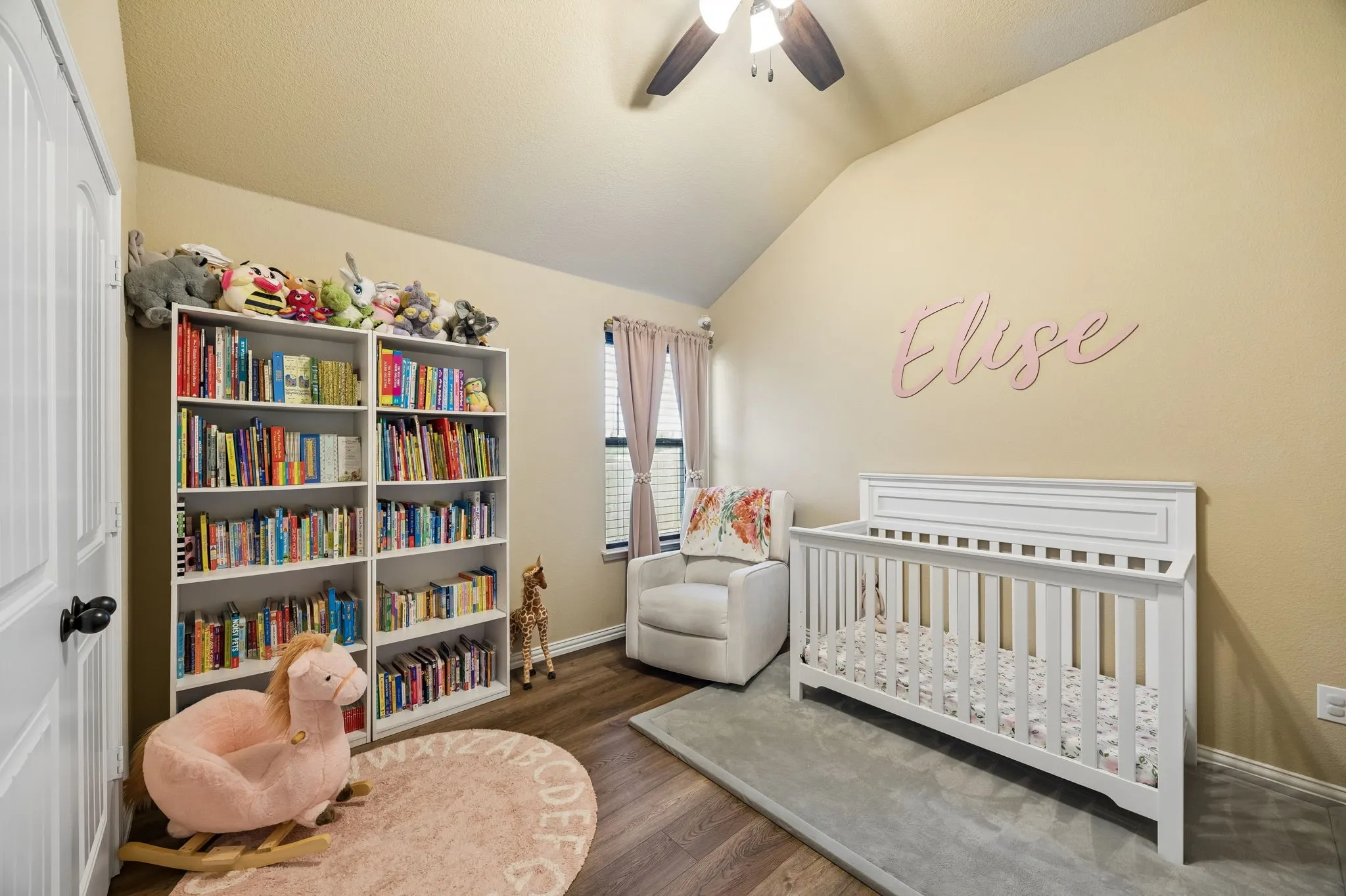 Single Family Residence For Sale in Ellis County , 1901 Millbrook Drive, Midlothian, Texas 76065, 3 Bedroom, 2 Bathroom, 2 Garage spaces, 1,511 Sqft, built in 2013, mls#21331449, Real Estate Agent in Midlothian, Homes For Sale in Ellis county, Homes For Sale in Midlothian, Realtor in Midlothian Texas, Real Estate Brokerage Independent Realty Texas, Luminita Cordes Realtor