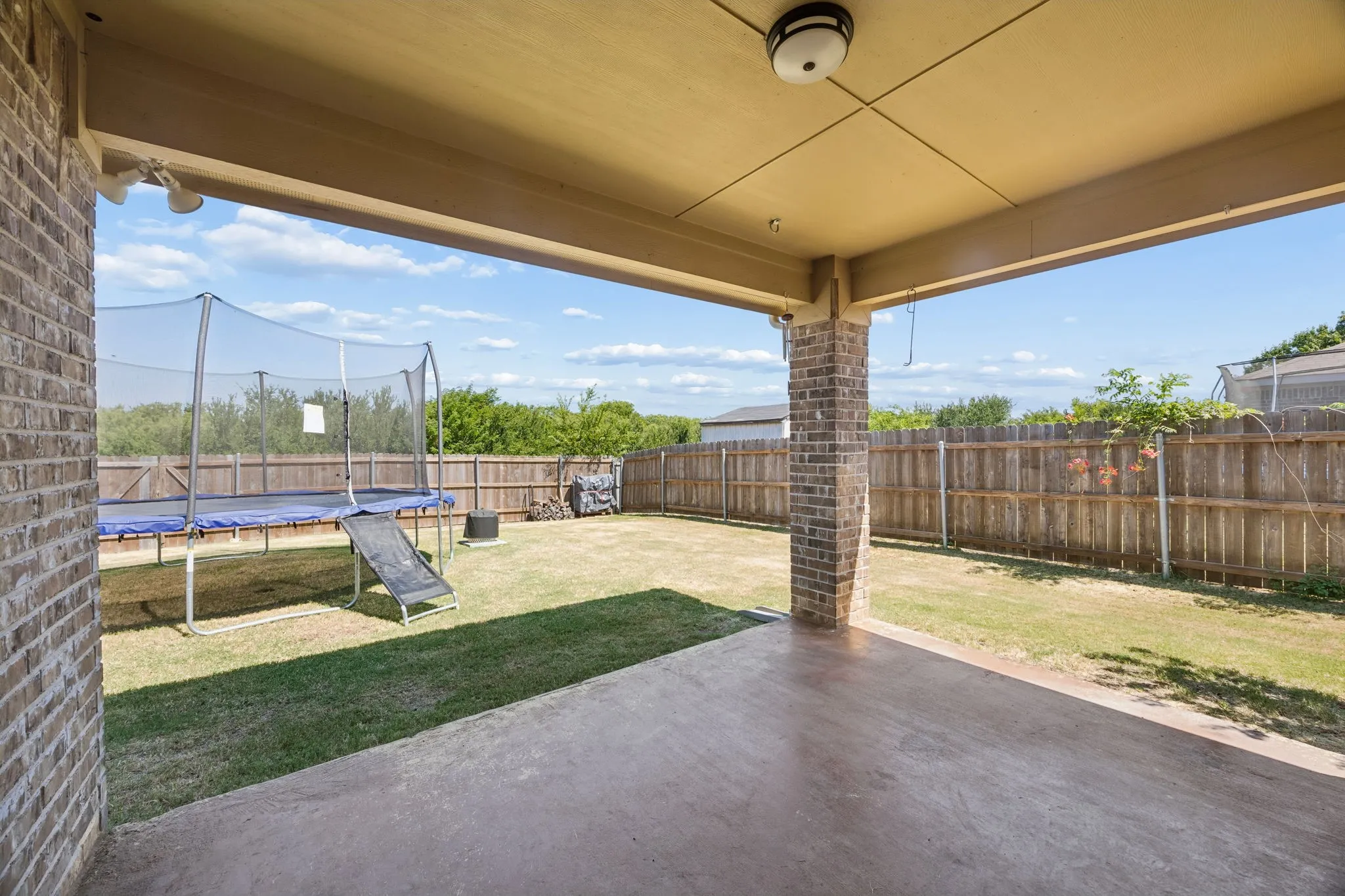 Single Family Residence For Sale in Ellis County , 1901 Millbrook Drive, Midlothian, Texas 76065, 3 Bedroom, 2 Bathroom, 2 Garage spaces, 1,511 Sqft, built in 2013, mls#21331449, Real Estate Agent in Midlothian, Homes For Sale in Ellis county, Homes For Sale in Midlothian, Realtor in Midlothian Texas, Real Estate Brokerage Independent Realty Texas, Luminita Cordes Realtor