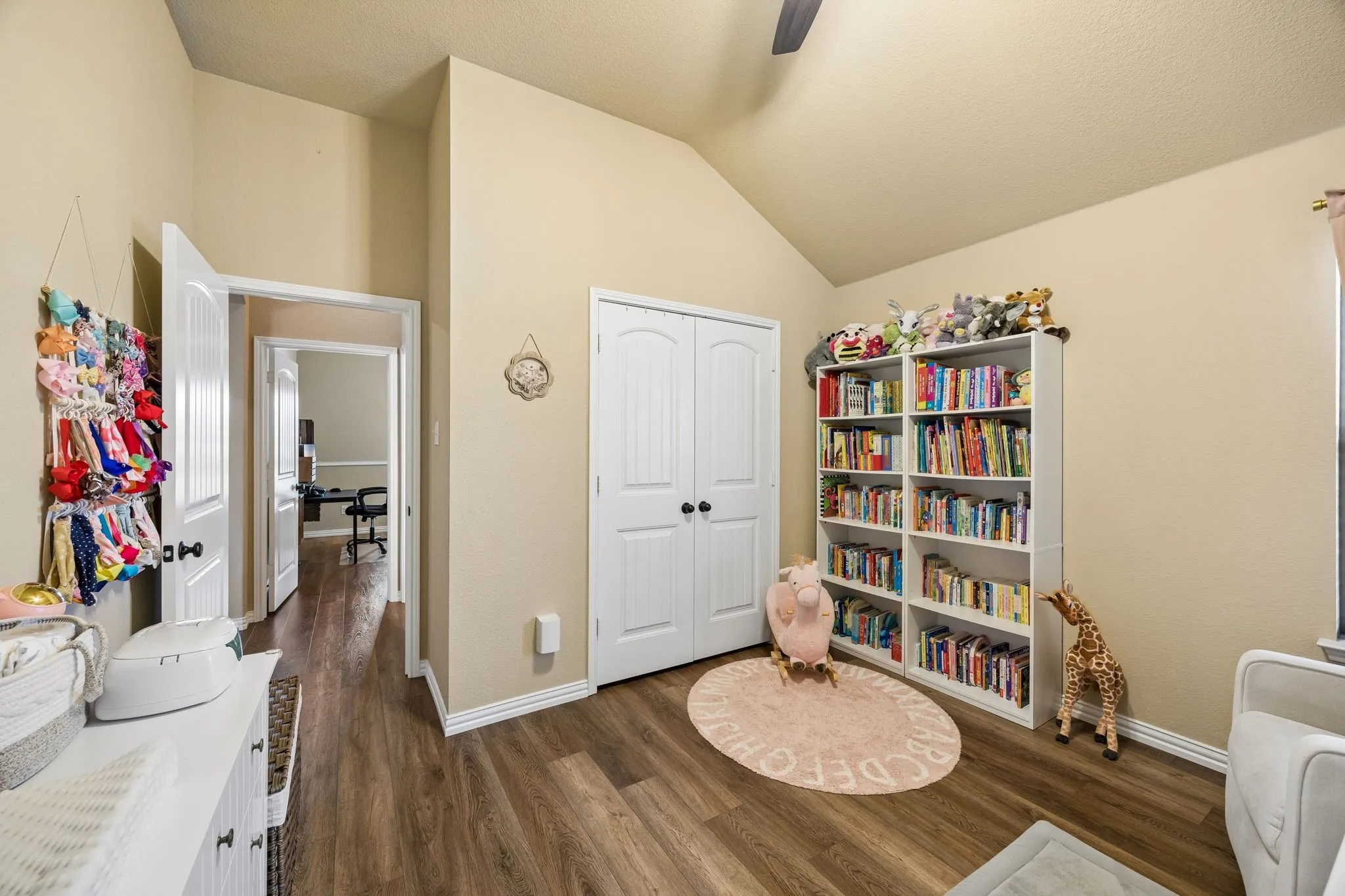 Single Family Residence For Sale in Ellis County , 1901 Millbrook Drive, Midlothian, Texas 76065, 3 Bedroom, 2 Bathroom, 2 Garage spaces, 1,511 Sqft, built in 2013, mls#21331449, Real Estate Agent in Midlothian, Homes For Sale in Ellis county, Homes For Sale in Midlothian, Realtor in Midlothian Texas, Real Estate Brokerage Independent Realty Texas, Luminita Cordes Realtor