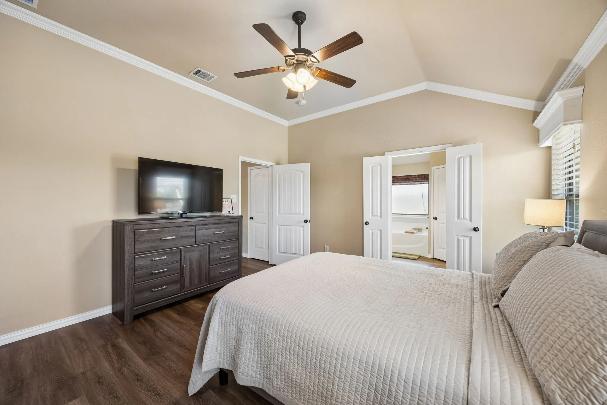 Single Family Residence For Sale in Ellis County , 1901 Millbrook Drive, Midlothian, Texas 76065, 3 Bedroom, 2 Bathroom, 2 Garage spaces, 1,511 Sqft, built in 2013, mls#21331449, Real Estate Agent in Midlothian, Homes For Sale in Ellis county, Homes For Sale in Midlothian, Realtor in Midlothian Texas, Real Estate Brokerage Independent Realty Texas, Luminita Cordes Realtor