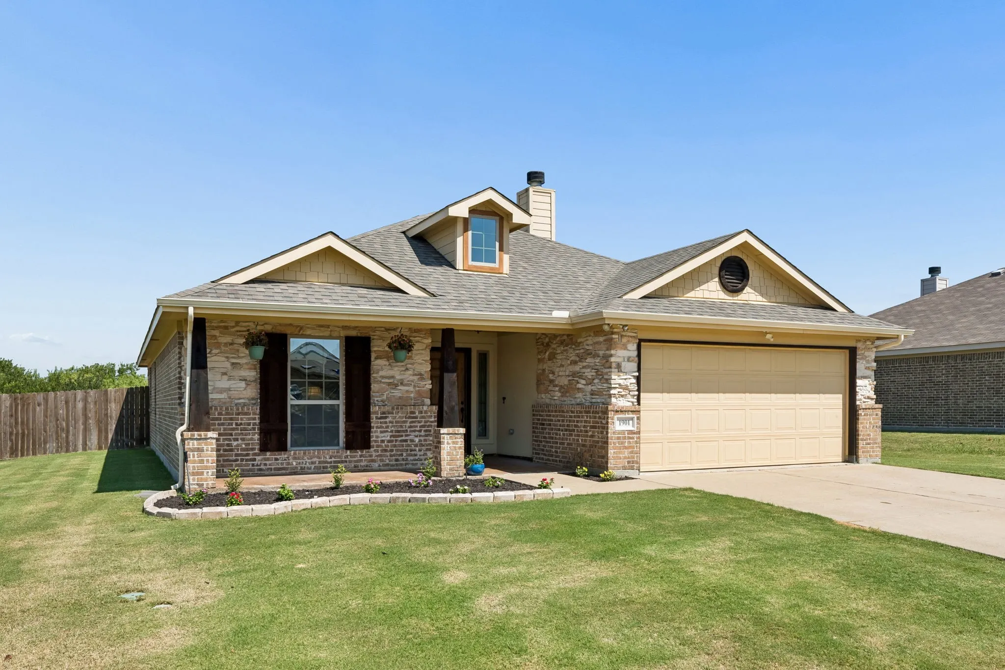 Single Family Residence For Sale in Ellis County , 1901 Millbrook Drive, Midlothian, Texas 76065, 3 Bedroom, 2 Bathroom, 2 Garage spaces, 1,511 Sqft, built in 2013, mls#21331449, Real Estate Agent in Midlothian, Homes For Sale in Ellis county, Homes For Sale in Midlothian, Realtor in Midlothian Texas, Real Estate Brokerage Independent Realty Texas, Luminita Cordes Realtor