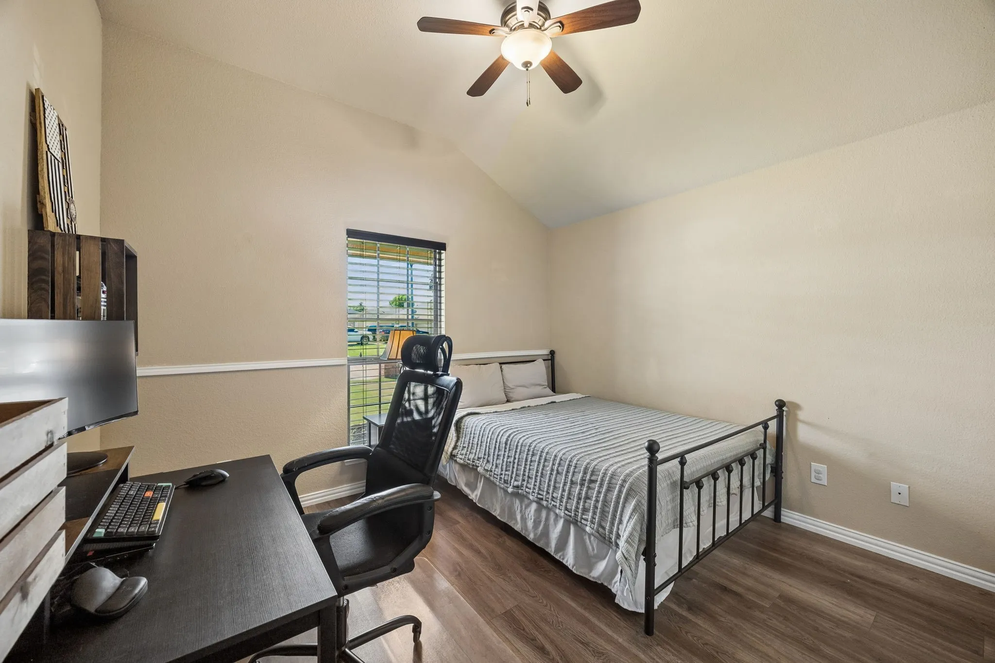 Single Family Residence For Sale in Ellis County , 1901 Millbrook Drive, Midlothian, Texas 76065, 3 Bedroom, 2 Bathroom, 2 Garage spaces, 1,511 Sqft, built in 2013, mls#21331449, Real Estate Agent in Midlothian, Homes For Sale in Ellis county, Homes For Sale in Midlothian, Realtor in Midlothian Texas, Real Estate Brokerage Independent Realty Texas, Luminita Cordes Realtor