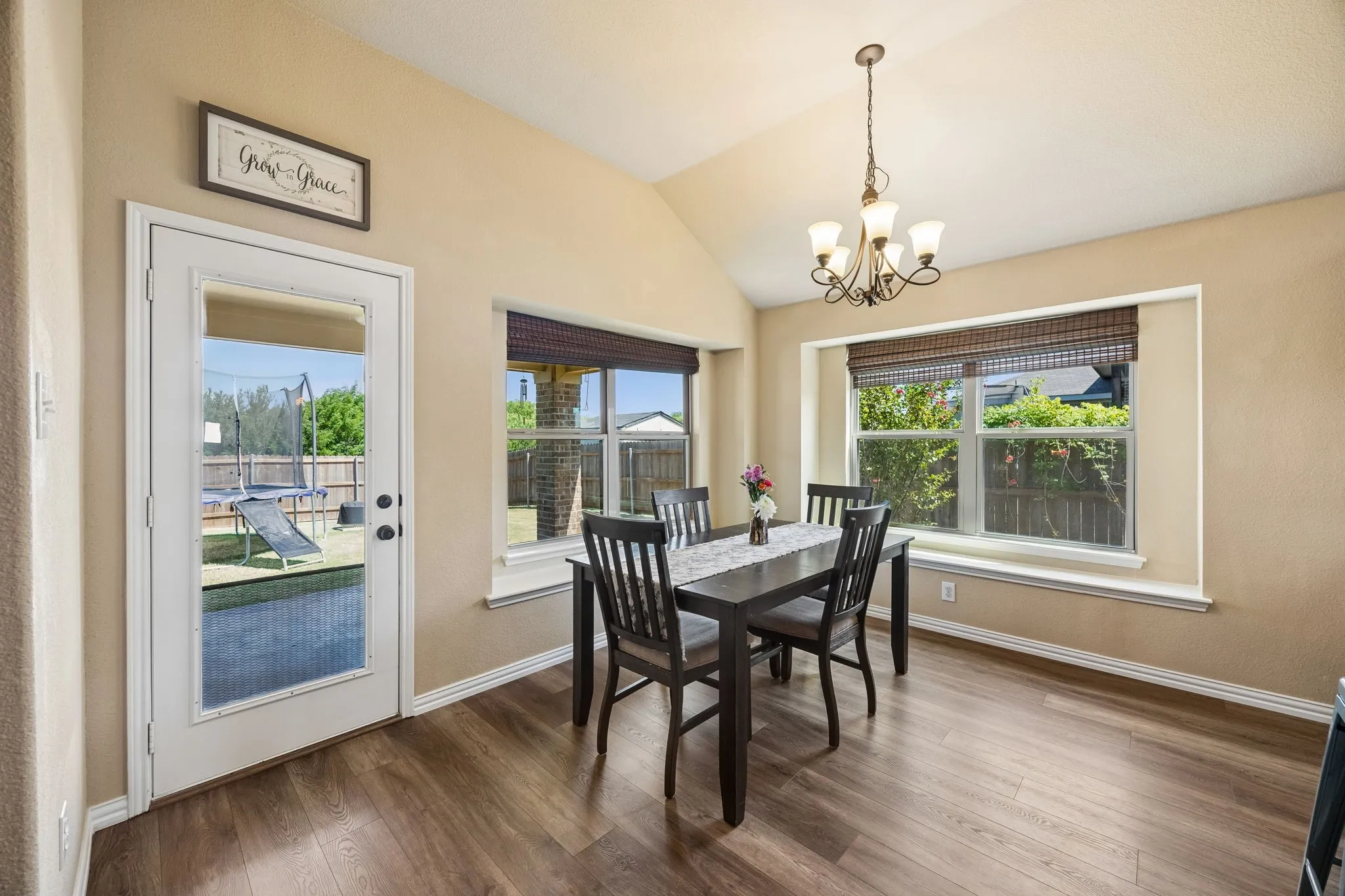 Single Family Residence For Sale in Ellis County , 1901 Millbrook Drive, Midlothian, Texas 76065, 3 Bedroom, 2 Bathroom, 2 Garage spaces, 1,511 Sqft, built in 2013, mls#21331449, Real Estate Agent in Midlothian, Homes For Sale in Ellis county, Homes For Sale in Midlothian, Realtor in Midlothian Texas, Real Estate Brokerage Independent Realty Texas, Luminita Cordes Realtor