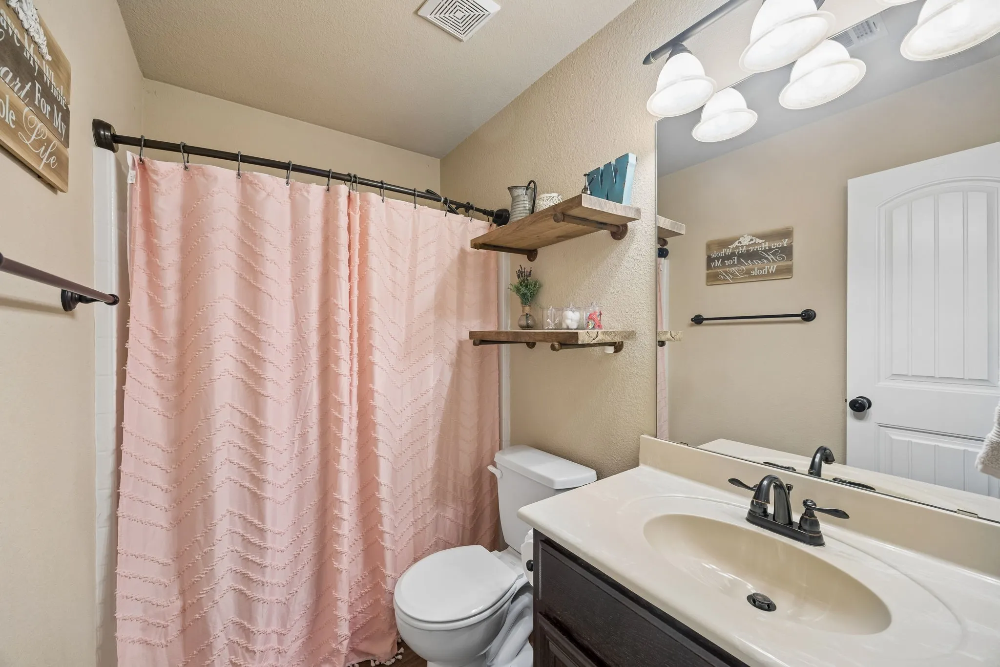 Single Family Residence For Sale in Ellis County , 1901 Millbrook Drive, Midlothian, Texas 76065, 3 Bedroom, 2 Bathroom, 2 Garage spaces, 1,511 Sqft, built in 2013, mls#21331449, Real Estate Agent in Midlothian, Homes For Sale in Ellis county, Homes For Sale in Midlothian, Realtor in Midlothian Texas, Real Estate Brokerage Independent Realty Texas, Luminita Cordes Realtor