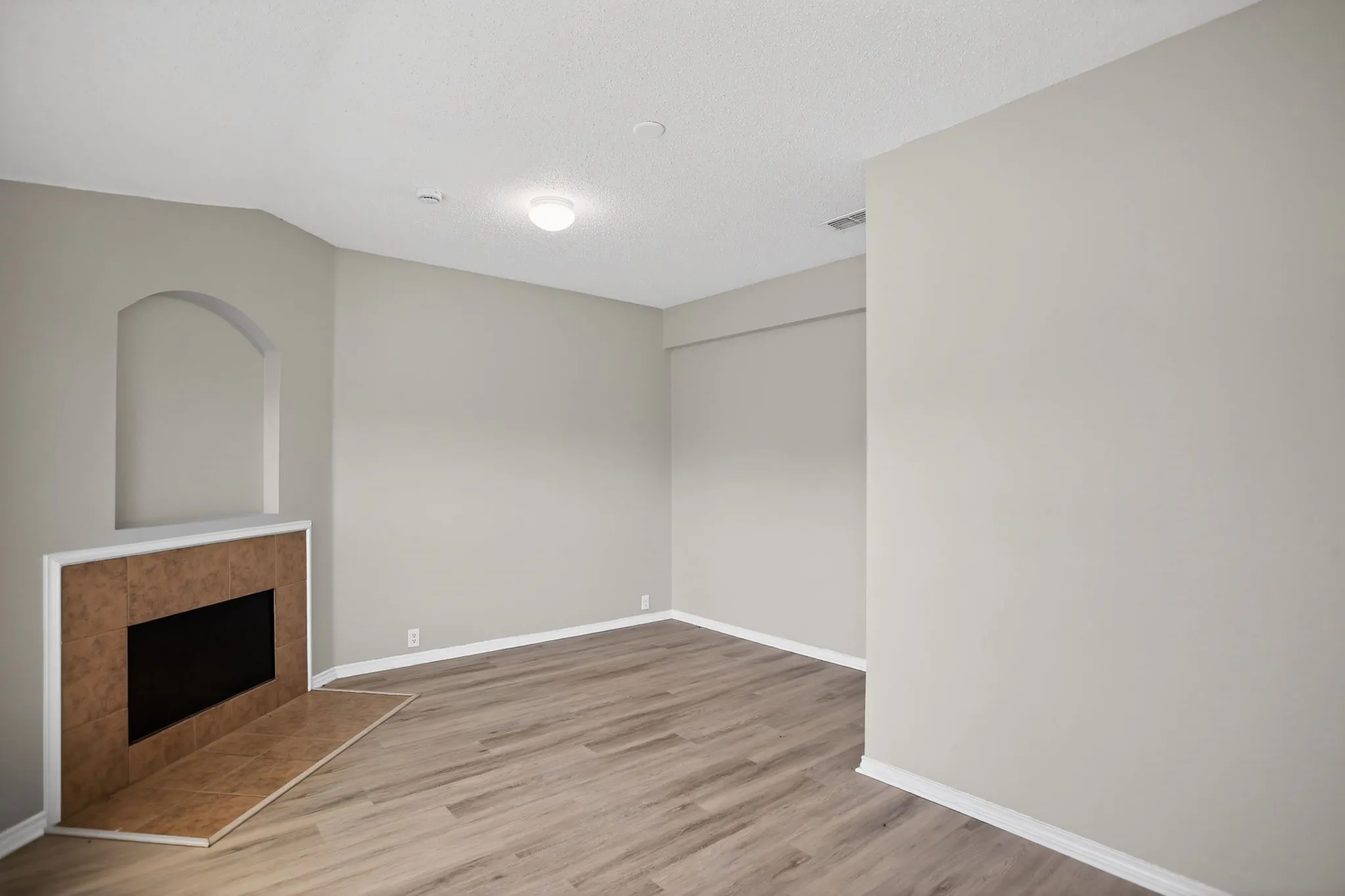 Single Family Residence For Sale in Denton County , 4608 Merlot Drive, Denton, Texas 76226, 4 Bedrooms, 3 Bathrooms, 2 Garage spaces, 2,251 Sqft, built in 2005, Price $339,000, mls#21330858, Real Estate Agent in Denton, Homes For Sale in Denton county, Homes For Sale in Denton, Realtor in Denton Texas, Real Estate Brokerage Independent Realty Texas, Luminita Cordes Realtor
