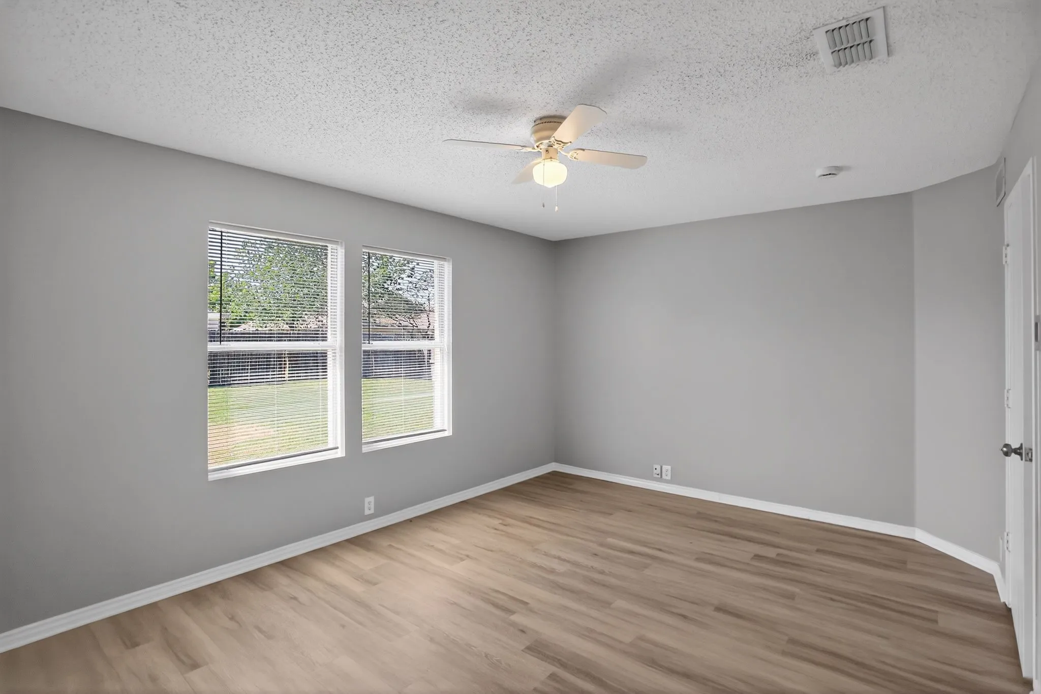 Single Family Residence For Sale in Denton County , 4608 Merlot Drive, Denton, Texas 76226, 4 Bedrooms, 3 Bathrooms, 2 Garage spaces, 2,251 Sqft, built in 2005, Price $339,000, mls#21330858, Real Estate Agent in Denton, Homes For Sale in Denton county, Homes For Sale in Denton, Realtor in Denton Texas, Real Estate Brokerage Independent Realty Texas, Luminita Cordes Realtor
